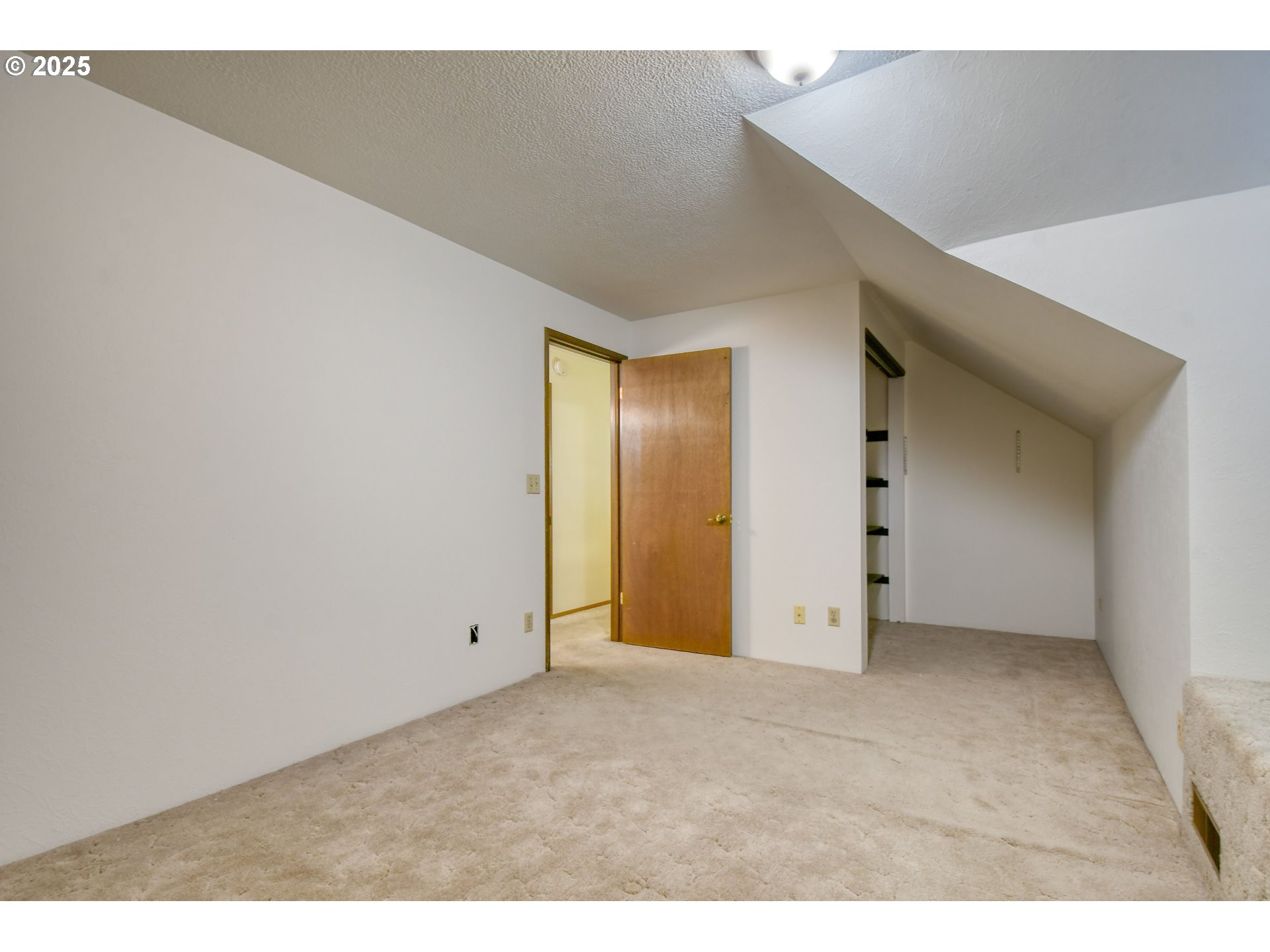 Pendleton, Oregon, 97801, United States, 4 Bedrooms Bedrooms, ,4 BathroomsBathrooms,Residential,For Sale,1995824