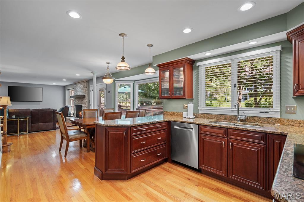 Chesterfield, Missouri, 63017, United States, ,Residential,For Sale,1941013
