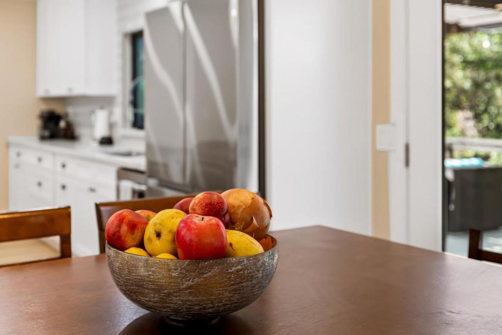 Monterey, California, 93940, United States, 3 Bedrooms Bedrooms, ,2 BathroomsBathrooms,Residential,For Sale,1975715