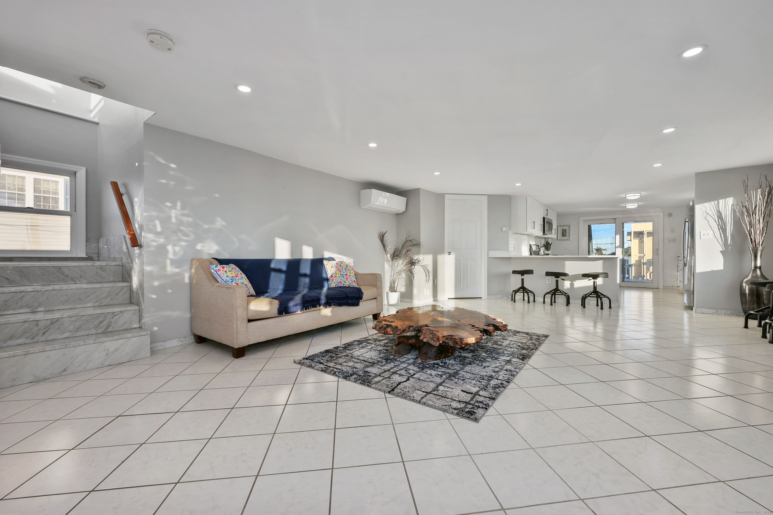 Stratford, Connecticut, 06615, United States, 4 Bedrooms Bedrooms, ,3 BathroomsBathrooms,Residential,For Sale,2003243