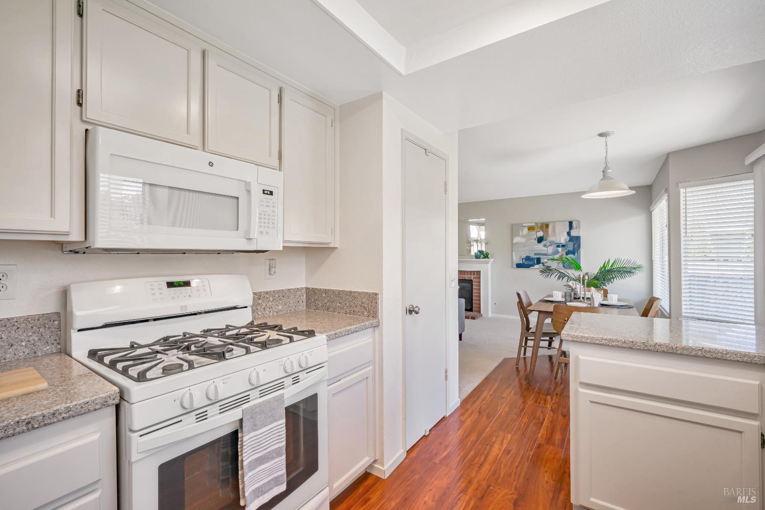 Windsor, California, 95492, United States, 3 Bedrooms Bedrooms, ,3 BathroomsBathrooms,Residential,For Sale,1925439