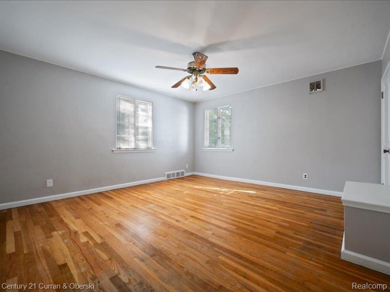 Inkster, Michigan, 48141, United States, 3 Bedrooms Bedrooms, ,3 BathroomsBathrooms,Residential,For Sale,1983266