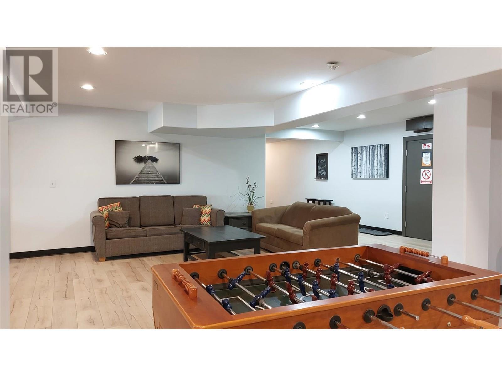 KELOWNA, British Columbia, V1Z 3R8, CA, 3 Bedrooms Bedrooms, ,2 BathroomsBathrooms,Residential,For Sale,1897837