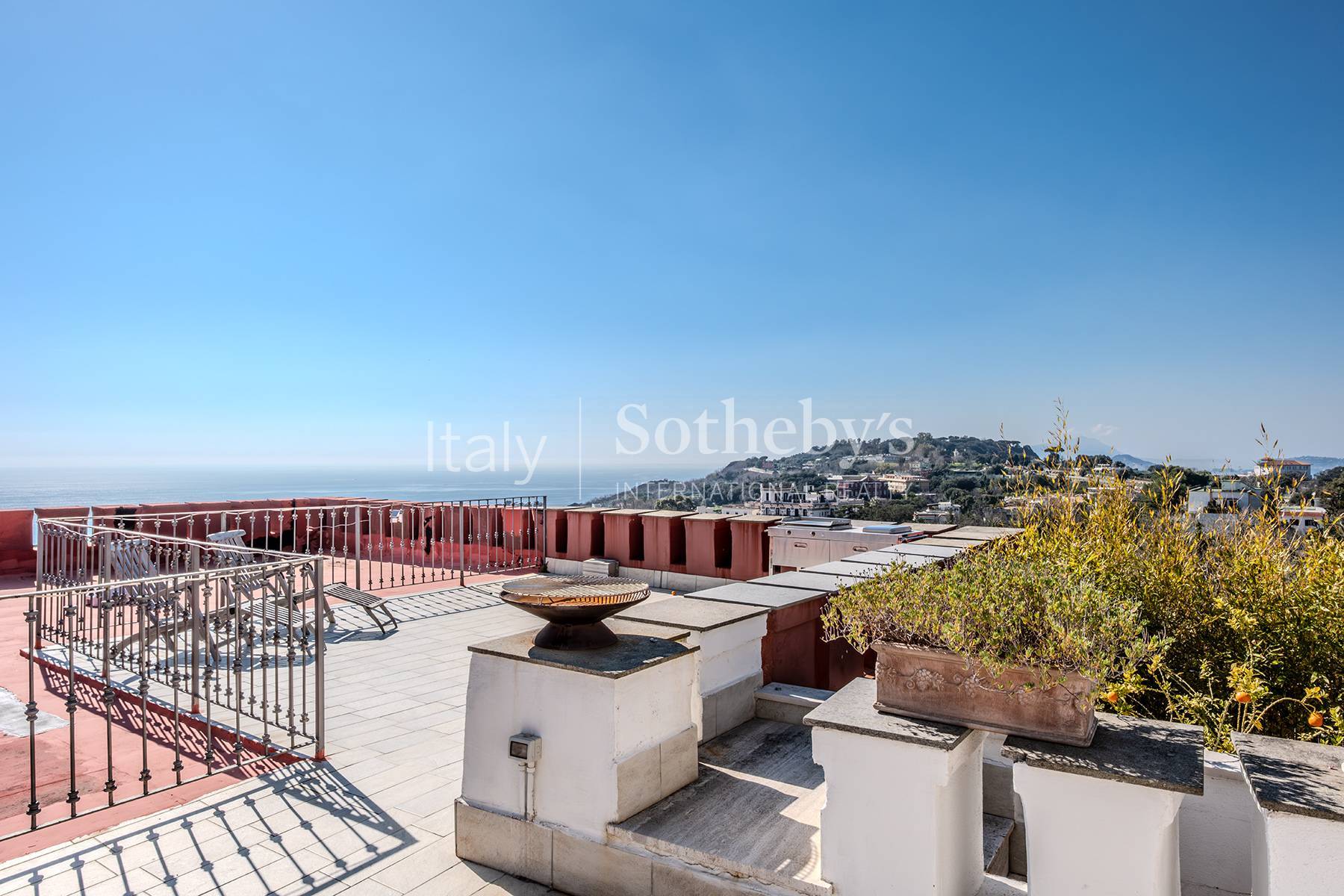  Elegant apartment with a terrace in a historic villa - 物件實景