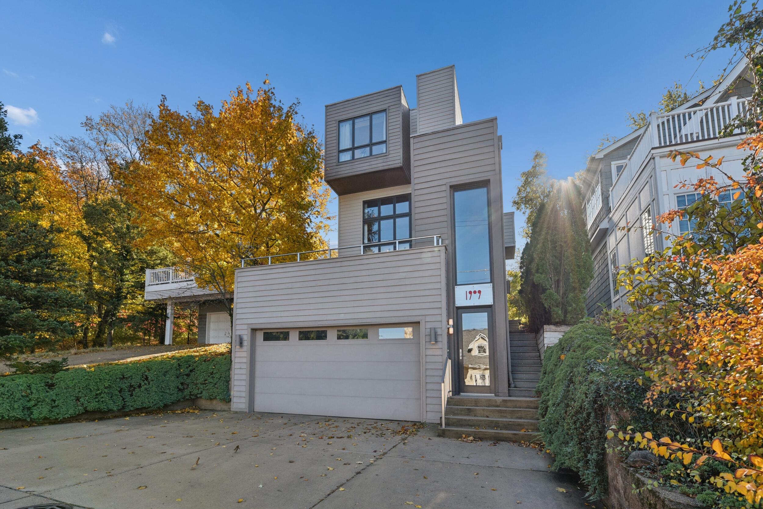 Long Beach, Indiana, 46360, United States, 5 Bedrooms Bedrooms, ,4 BathroomsBathrooms,Residential,For Sale,1989580