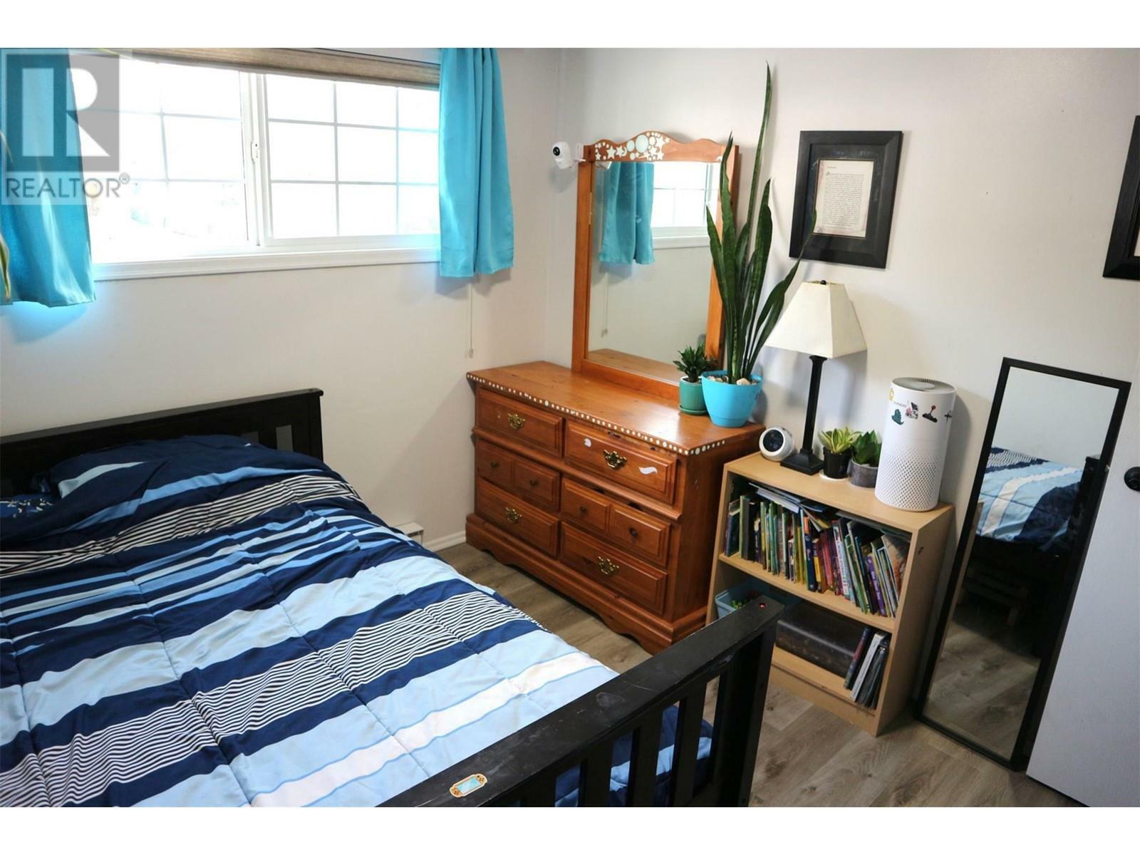SICAMOUS, British Columbia, V0E 2V1, CA, 5 Bedrooms Bedrooms, ,2 BathroomsBathrooms,Residential,For Sale,1838674