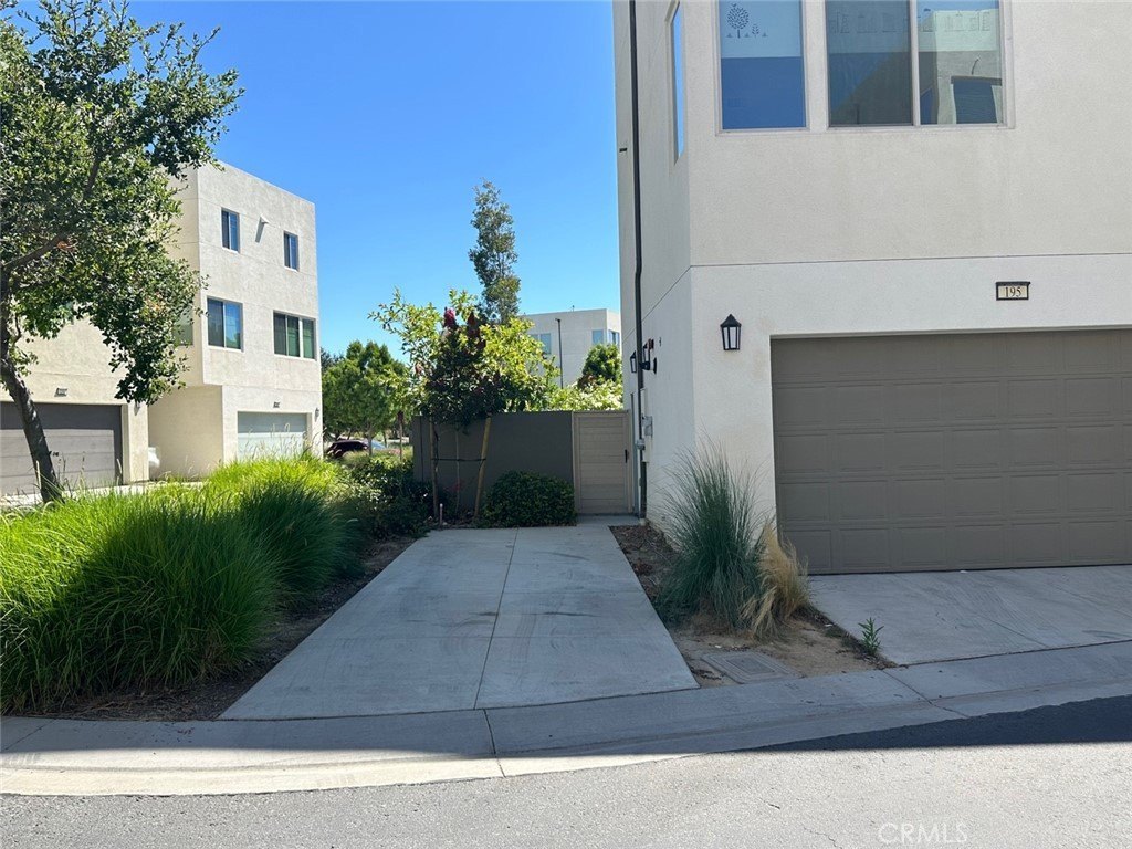 Irvine, California, 92618, United States, 3 Bedrooms Bedrooms, ,4 BathroomsBathrooms,Residential,For Sale,1987840