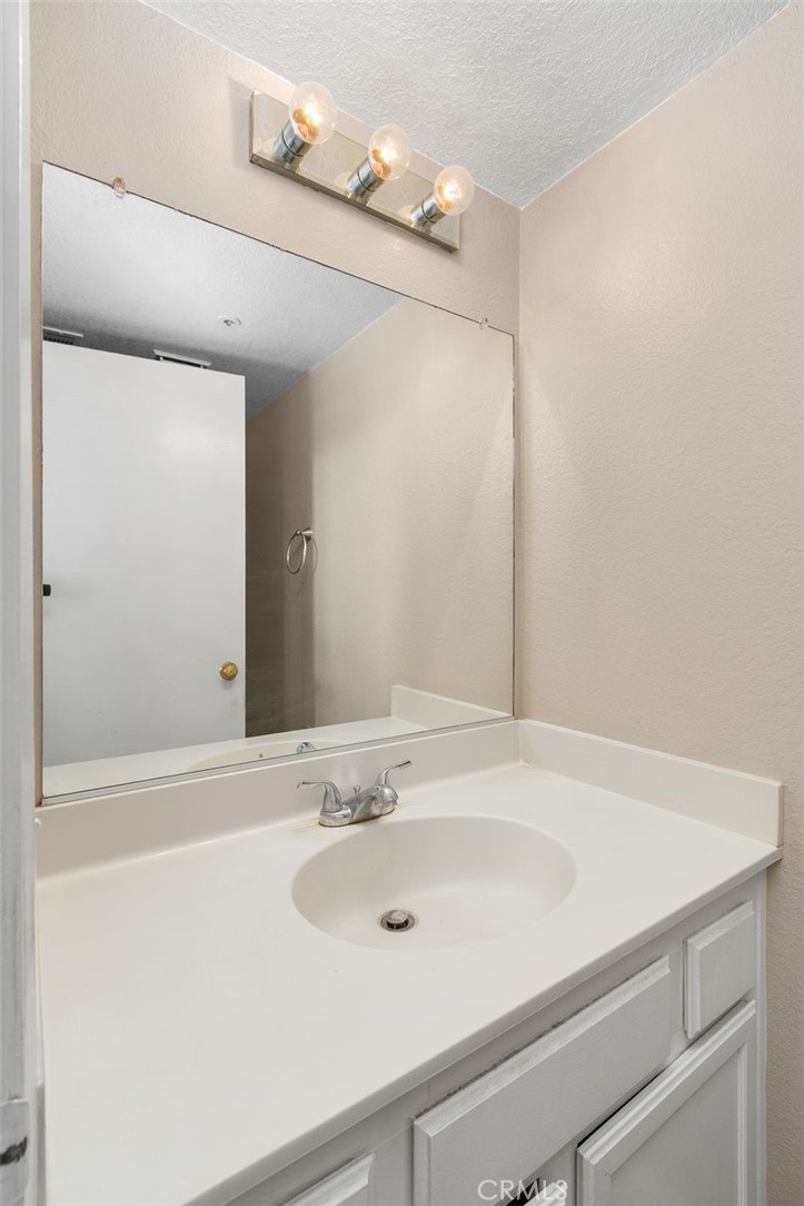 Fontana, California, 92337, United States, 4 Bedrooms Bedrooms, ,3 BathroomsBathrooms,Residential,For Sale,1926621