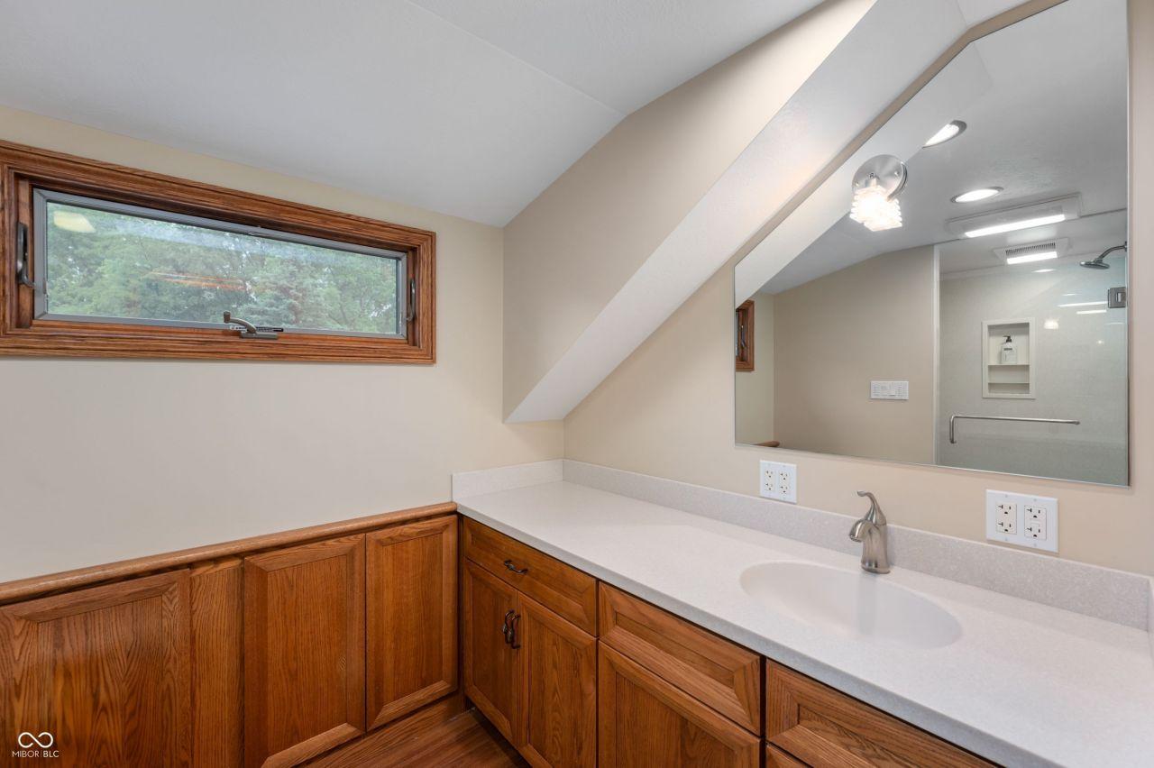 Muncie, Indiana, 47304, United States, 4 Bedrooms Bedrooms, ,5 BathroomsBathrooms,Residential,For Sale,1828305