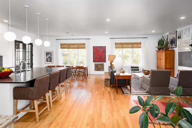 Florence, Alabama, 35630, United States, 4 Bedrooms Bedrooms, ,4 BathroomsBathrooms,Residential,For Sale,1988218