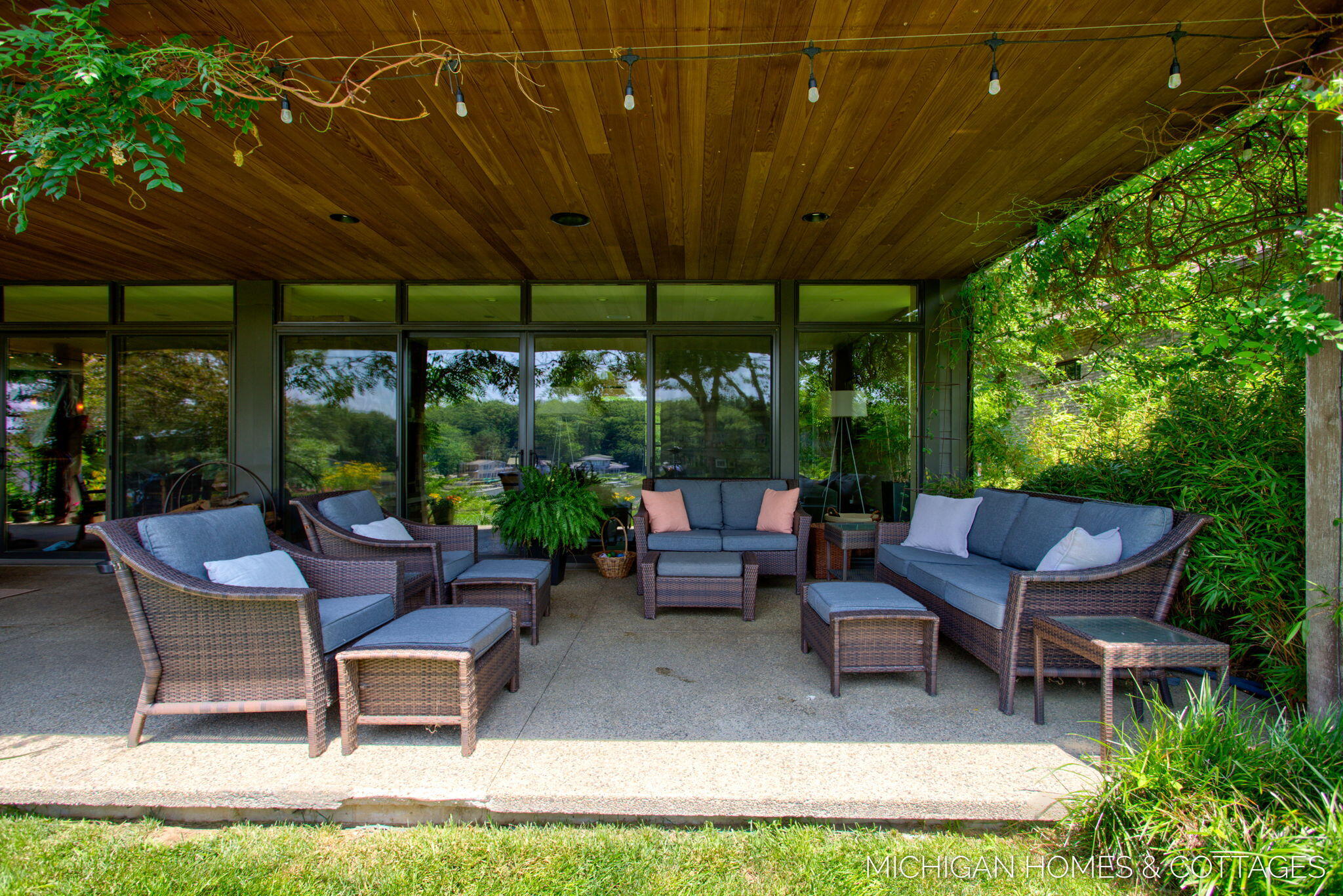 Saugatuck, Michigan, 49453, United States, 5 Bedrooms Bedrooms, ,4 BathroomsBathrooms,Residential,For Sale,1940964