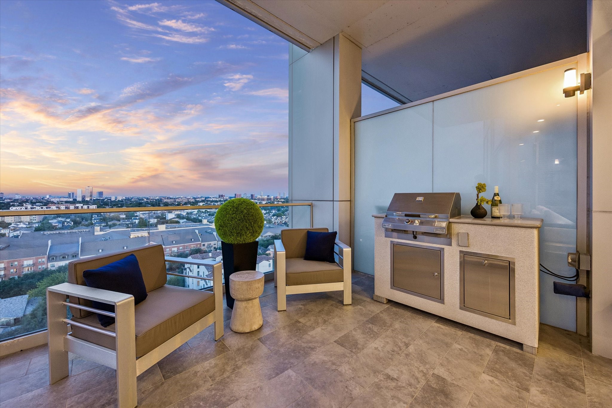  2727 Kirby Drive #13E - 物件實景