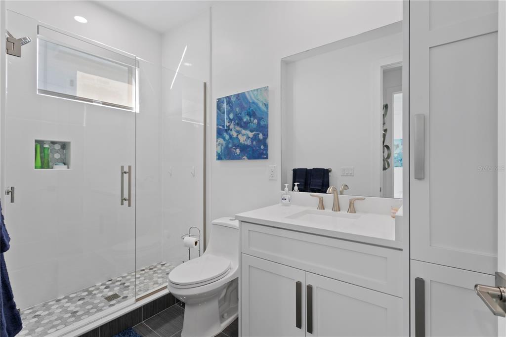 Tampa, Florida, 33606, United States, 4 Bedrooms Bedrooms, ,3 BathroomsBathrooms,Residential,For Sale,1998120