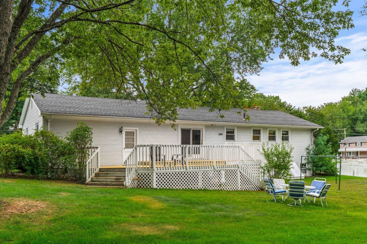 Nashua, New Hampshire, 03062, United States, 3 Bedrooms Bedrooms, ,2 BathroomsBathrooms,Residential,For Sale,1942300