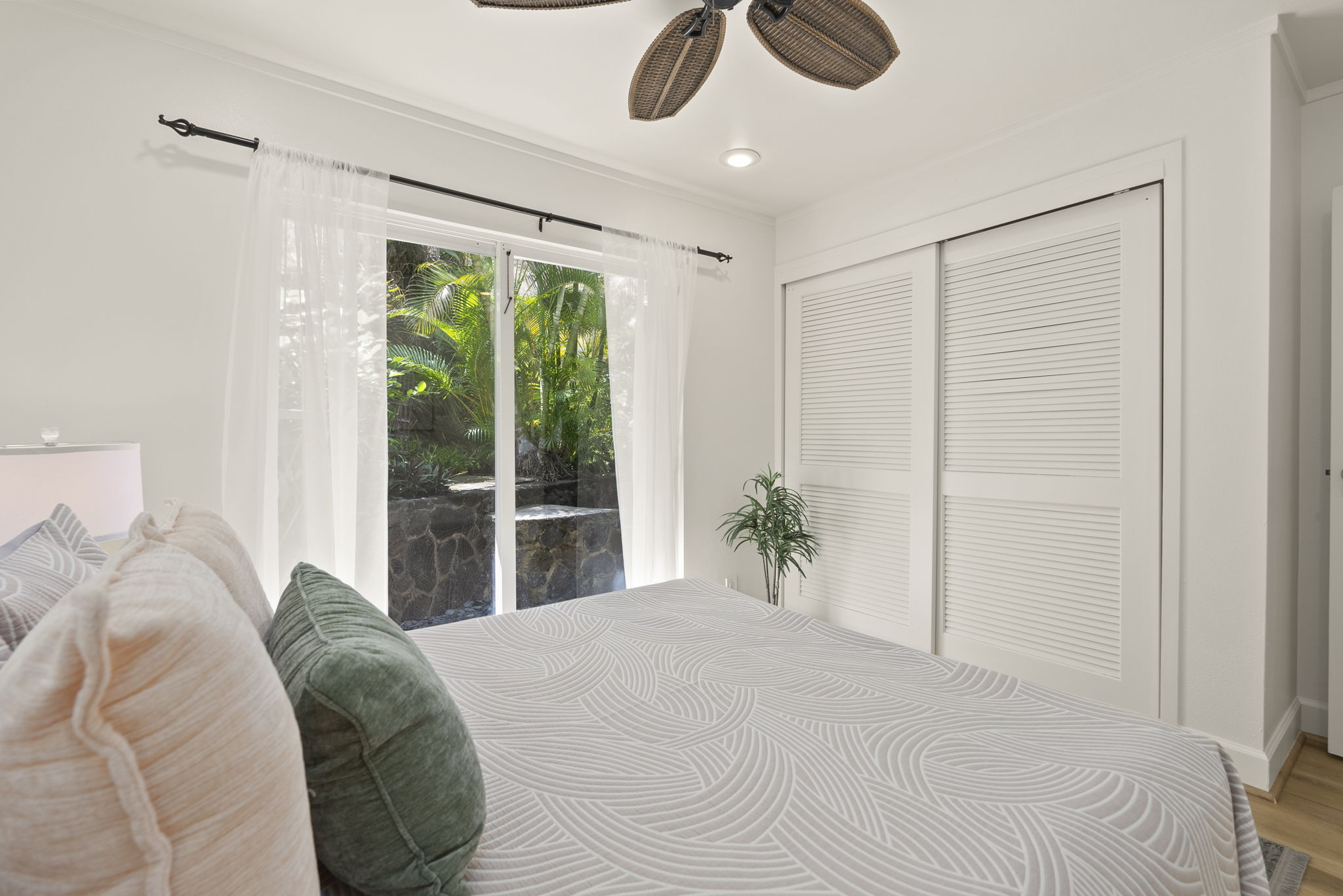 Kailua, Hawaii, 96734, United States, 6 Bedrooms Bedrooms, ,4 BathroomsBathrooms,Residential,For Sale,1981977