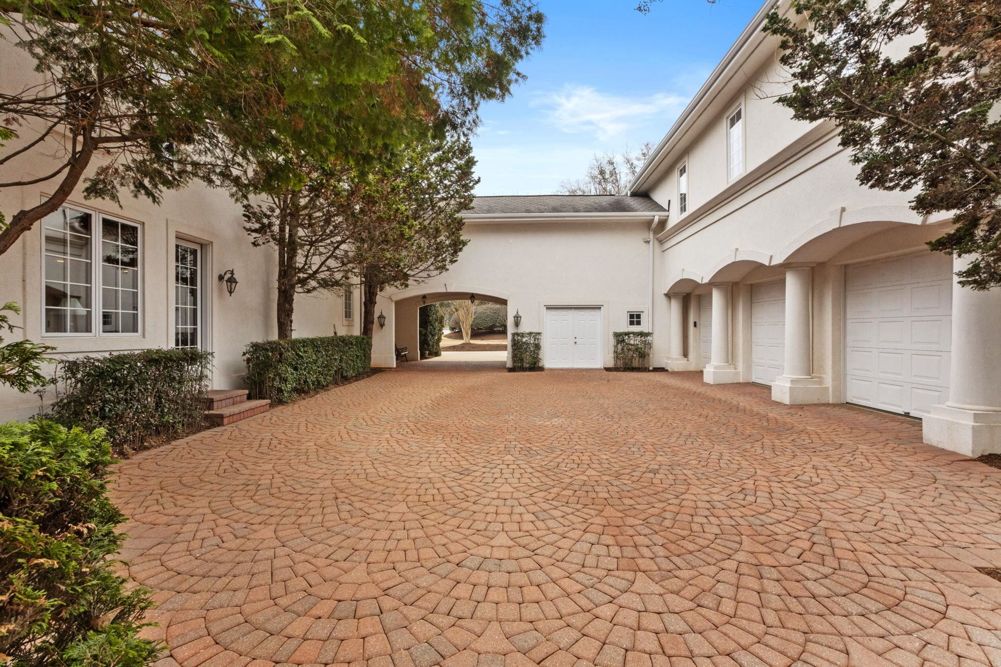 Spartanburg, South Carolina, 29301, United States, 5 Bedrooms Bedrooms, ,7 BathroomsBathrooms,Residential,For Sale,2008167