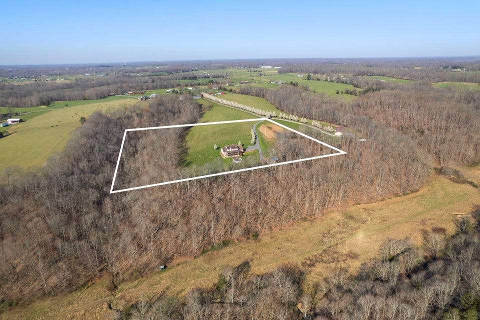 Dunnville, Kentucky, 42528, United States, 6 Bedrooms Bedrooms, ,5 BathroomsBathrooms,Residential,For Sale,1998018