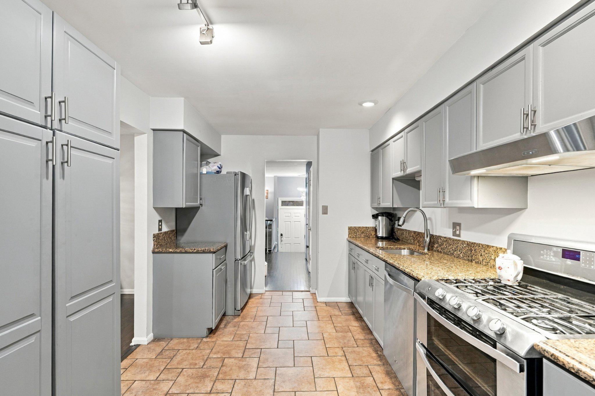  12222 Apple Orchard Court, Fairfax, VA, 22033 - 物件實景