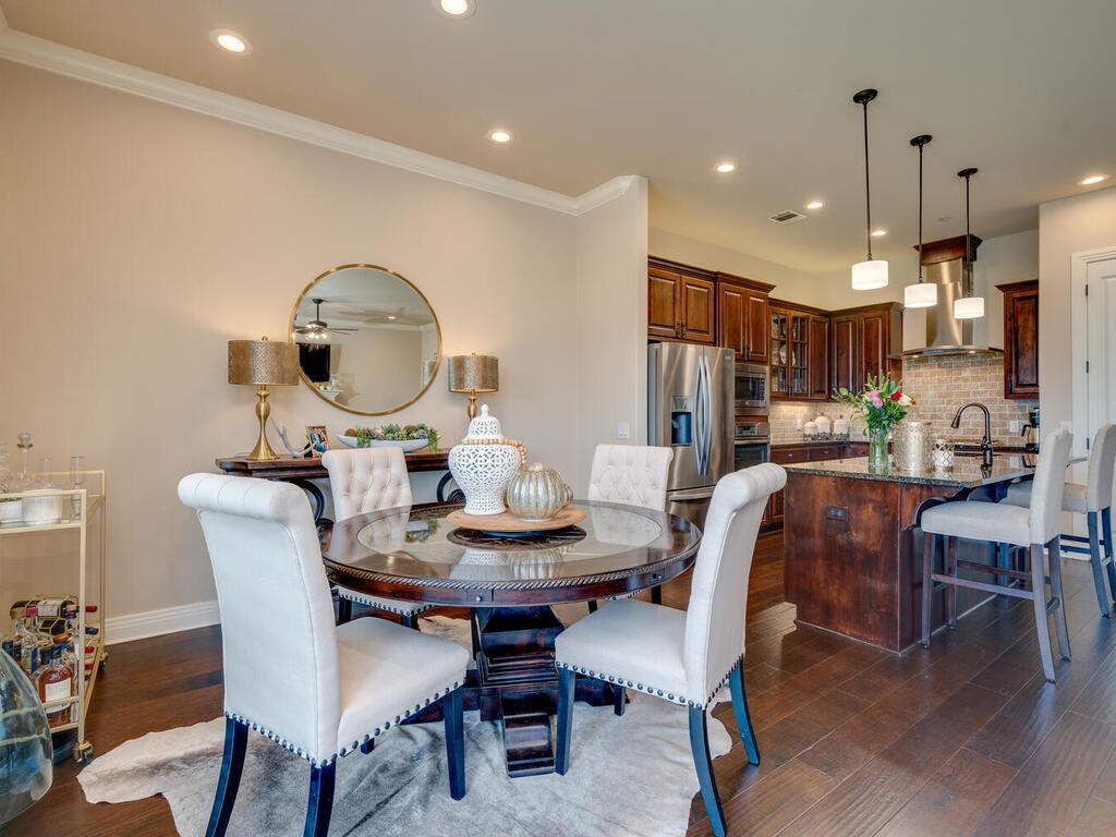 Austin, Texas, 78732, United States, 2 Bedrooms Bedrooms, ,2 BathroomsBathrooms,Residential,For Sale,1849026