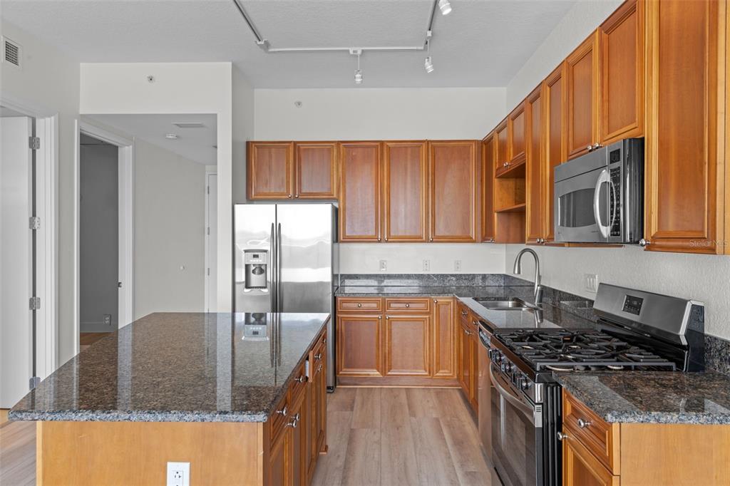 Orlando, Florida, 32801, United States, 2 Bedrooms Bedrooms, ,2 BathroomsBathrooms,Residential,For Sale,1794068