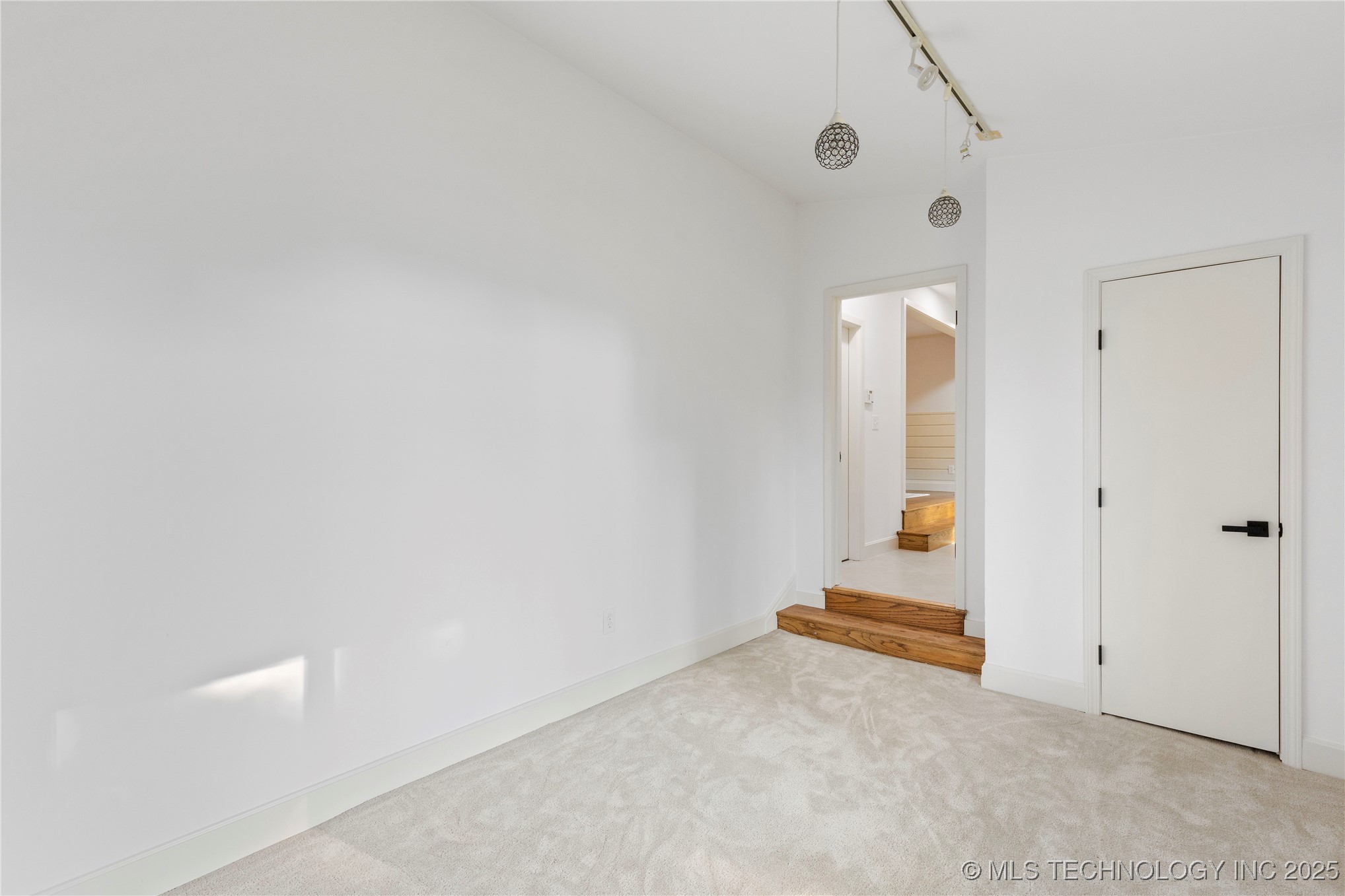 Tulsa, Oklahoma, 74105, United States, 4 Bedrooms Bedrooms, ,3 BathroomsBathrooms,Residential,For Sale,1848646