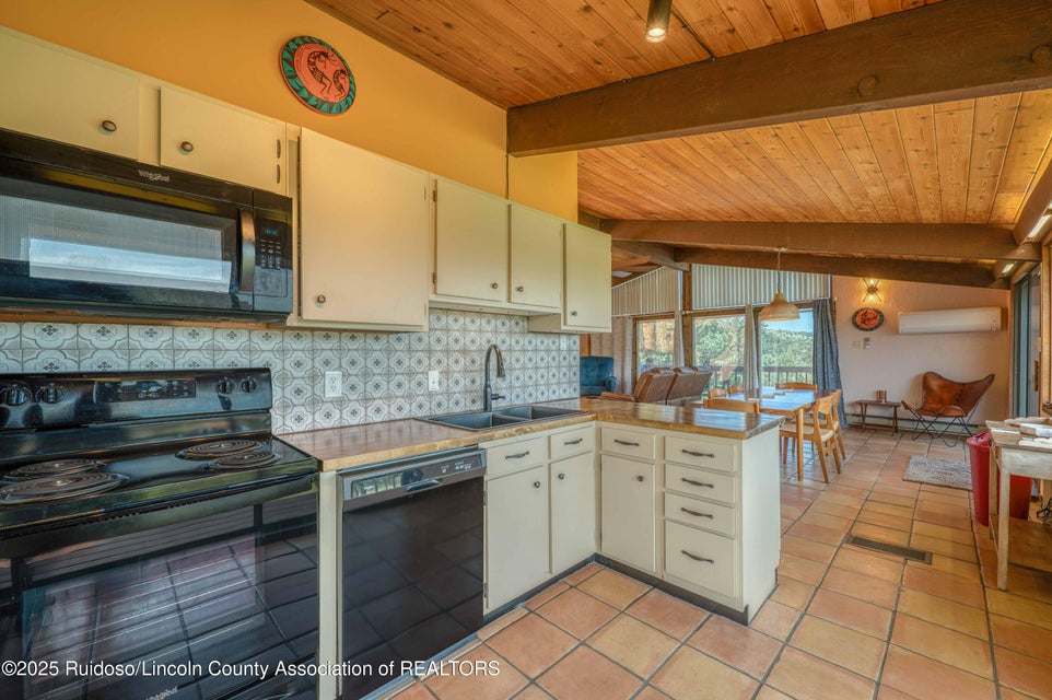Alto, New Mexico, 88312, United States, 3 Bedrooms Bedrooms, ,2 BathroomsBathrooms,Residential,For Sale,1924263