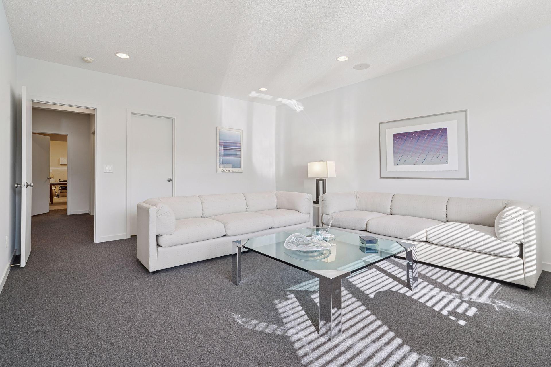 Lilydale, Minnesota, 55118, United States, 3 Bedrooms Bedrooms, ,3 BathroomsBathrooms,Residential,For Sale,1989452