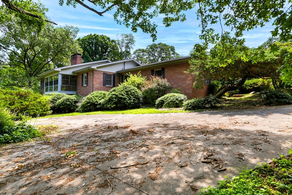 Blairsville, Georgia, 30512, United States, 4 Bedrooms Bedrooms, ,3 BathroomsBathrooms,Residential,For Sale,1930011