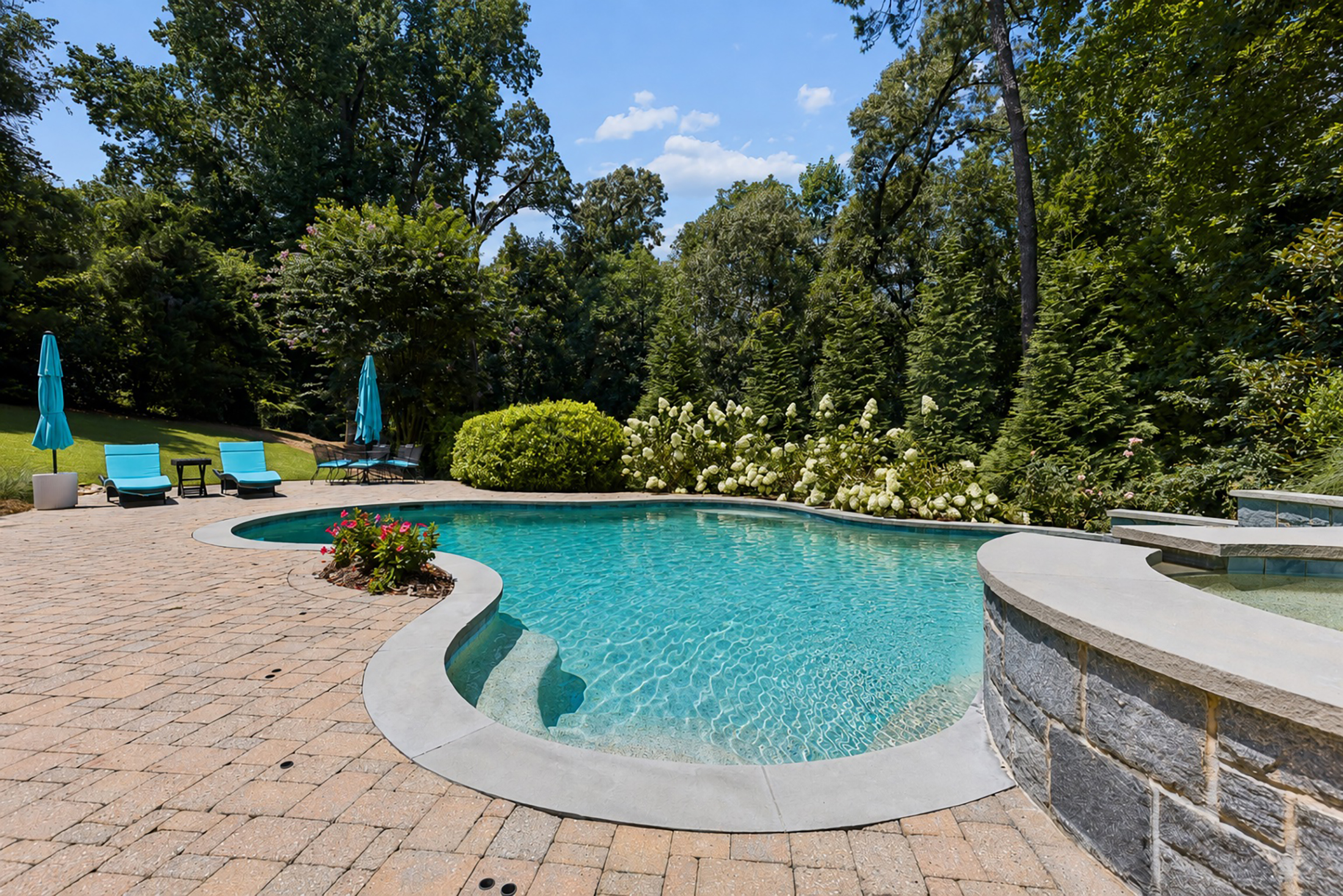  Private, Thoughtfully Renovated Sandy Springs Estate - 物件實景