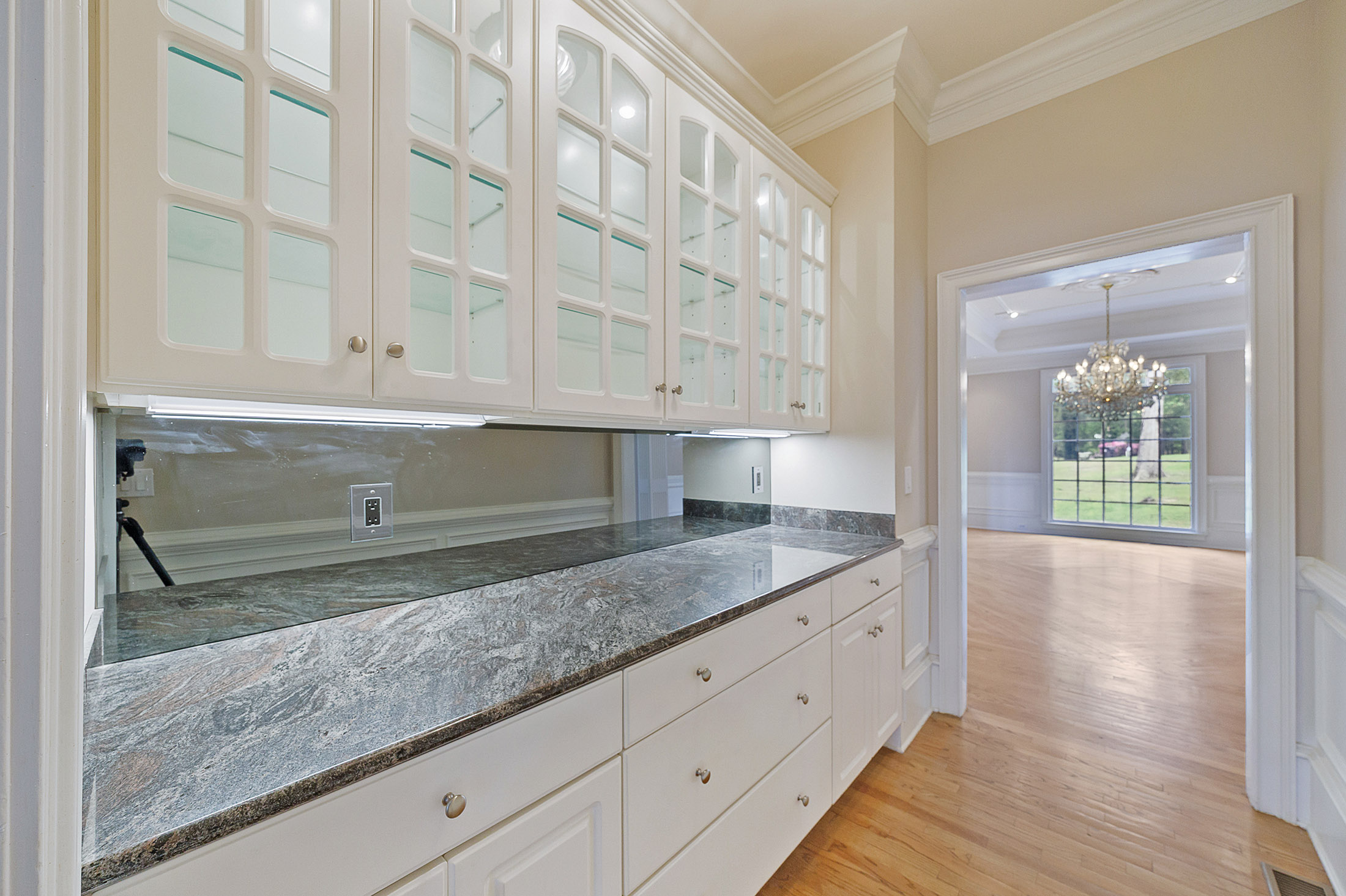  A Rare Opportunity to Own a Developer-Designed Lakefront Estate - 物件實景