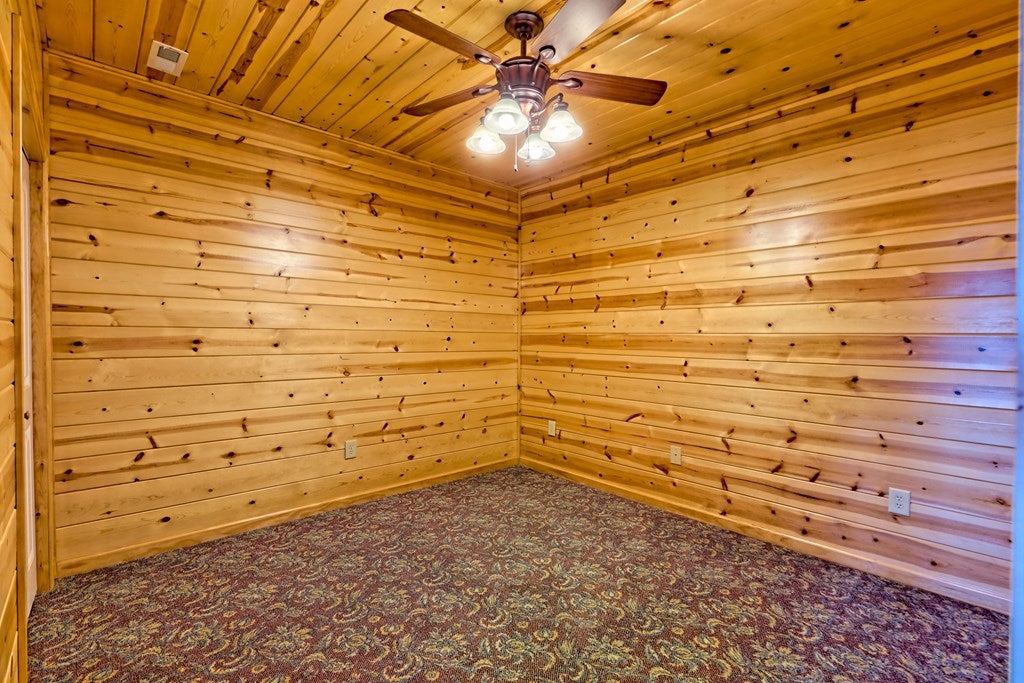 Young Harris, Georgia, 30582, United States, 4 Bedrooms Bedrooms, ,5 BathroomsBathrooms,Residential,For Sale,1987920