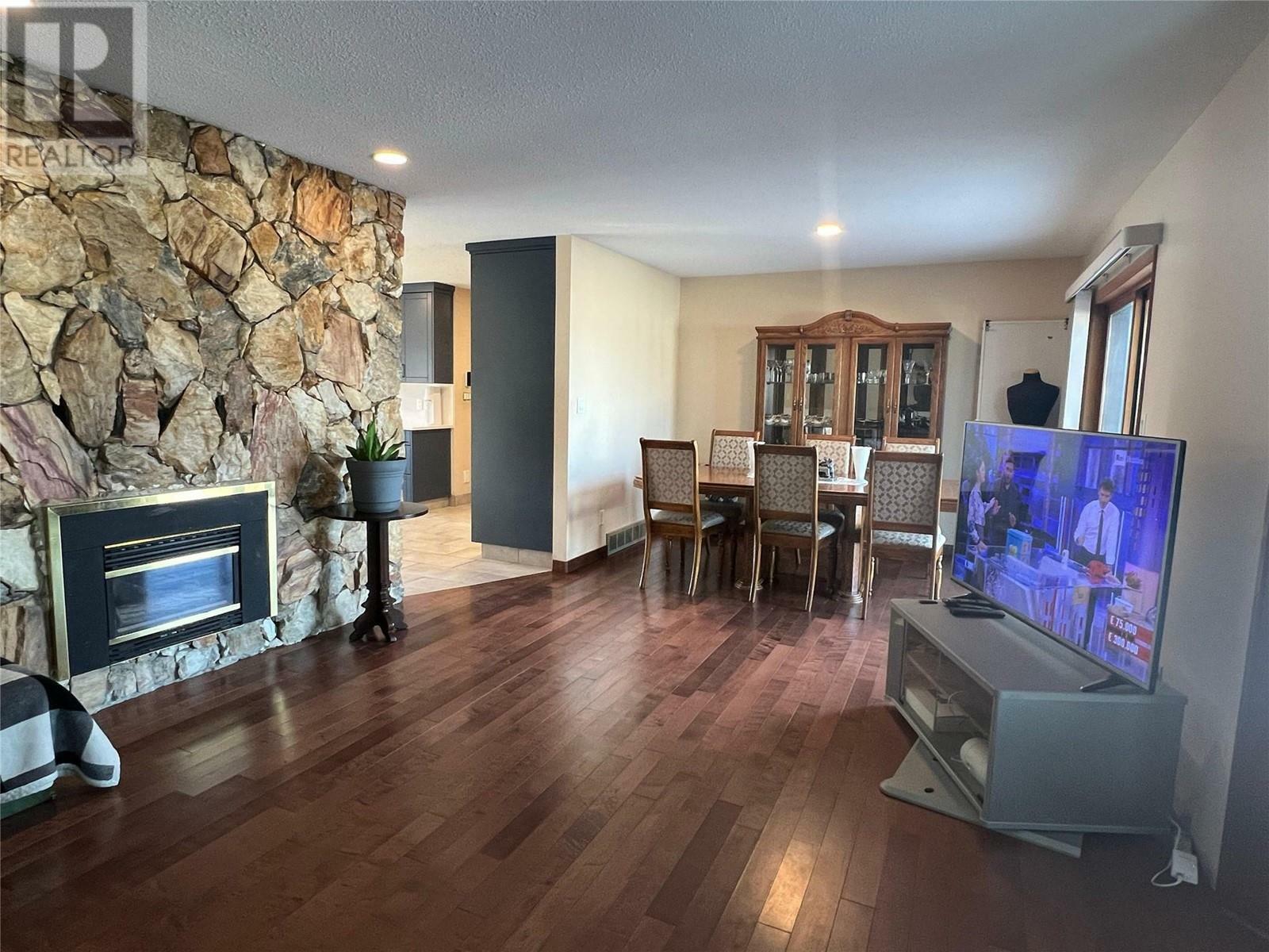 KAMLOOPS, British Columbia, V2C 1B3, CA, 4 Bedrooms Bedrooms, ,3 BathroomsBathrooms,Residential,For Sale,1839127