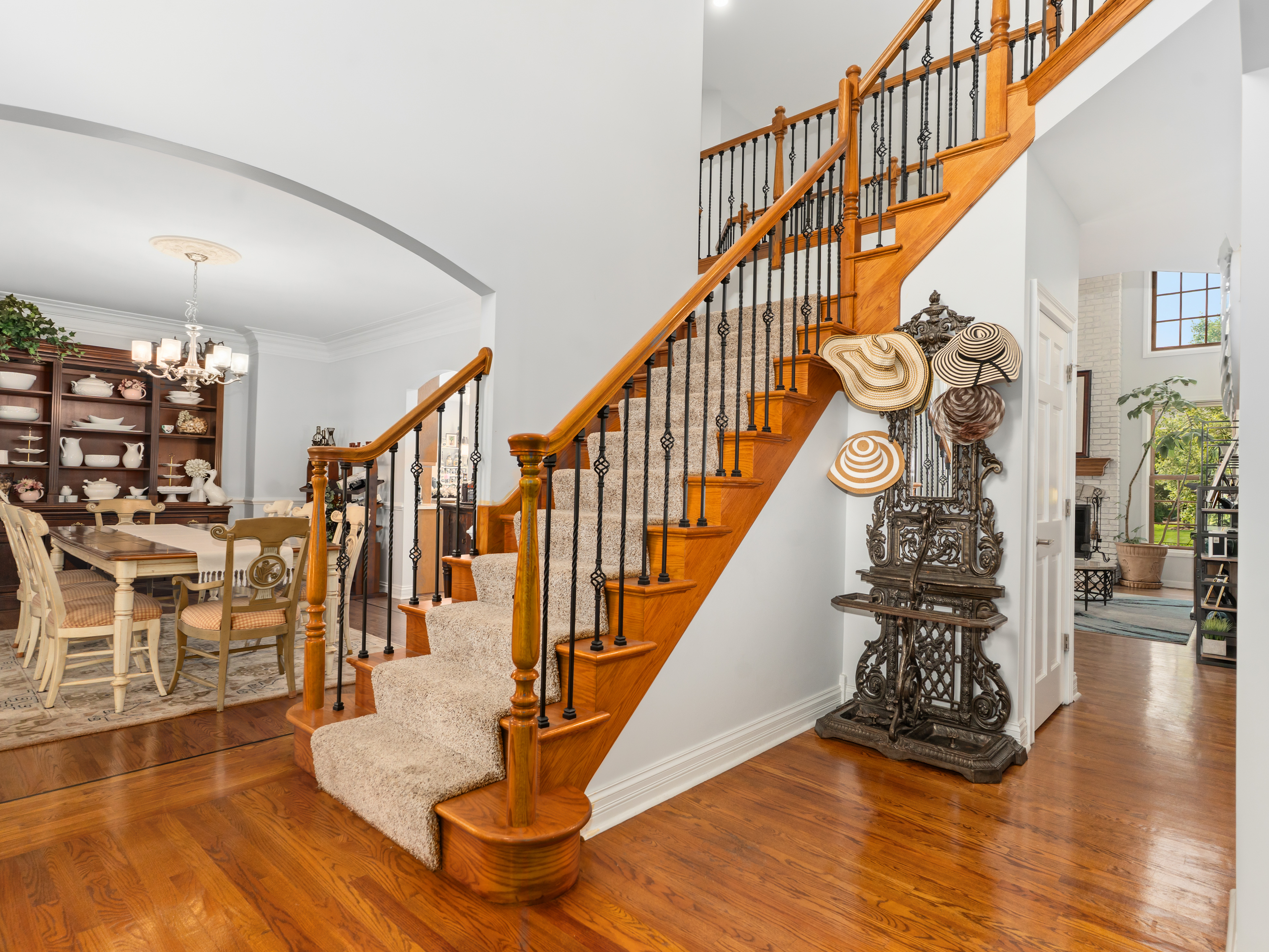  Welcome To An Exceptional Custom Home - 物件實景