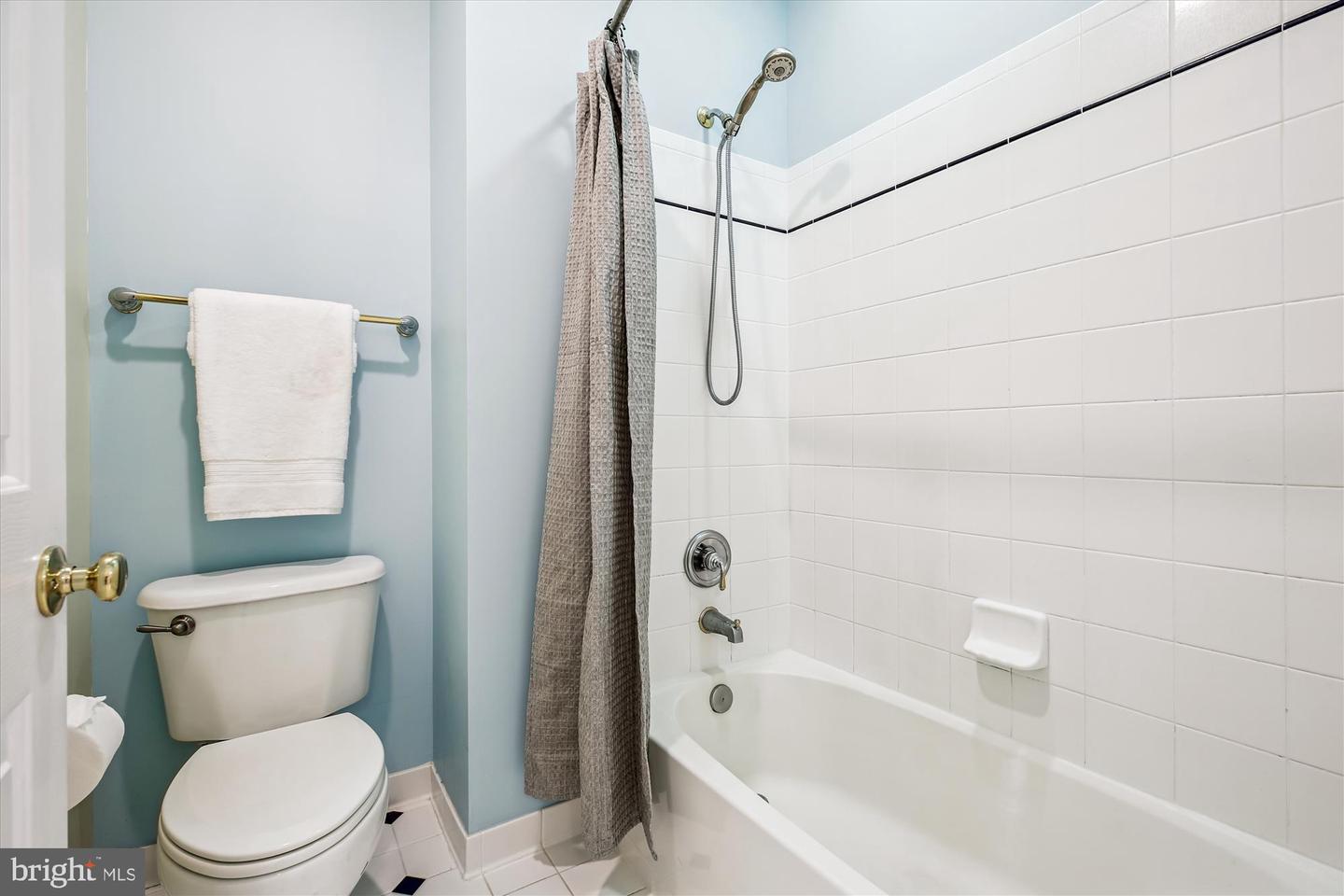Gaithersburg, Maryland, 20878, United States, 5 Bedrooms Bedrooms, ,5 BathroomsBathrooms,Residential,For Sale,1907649
