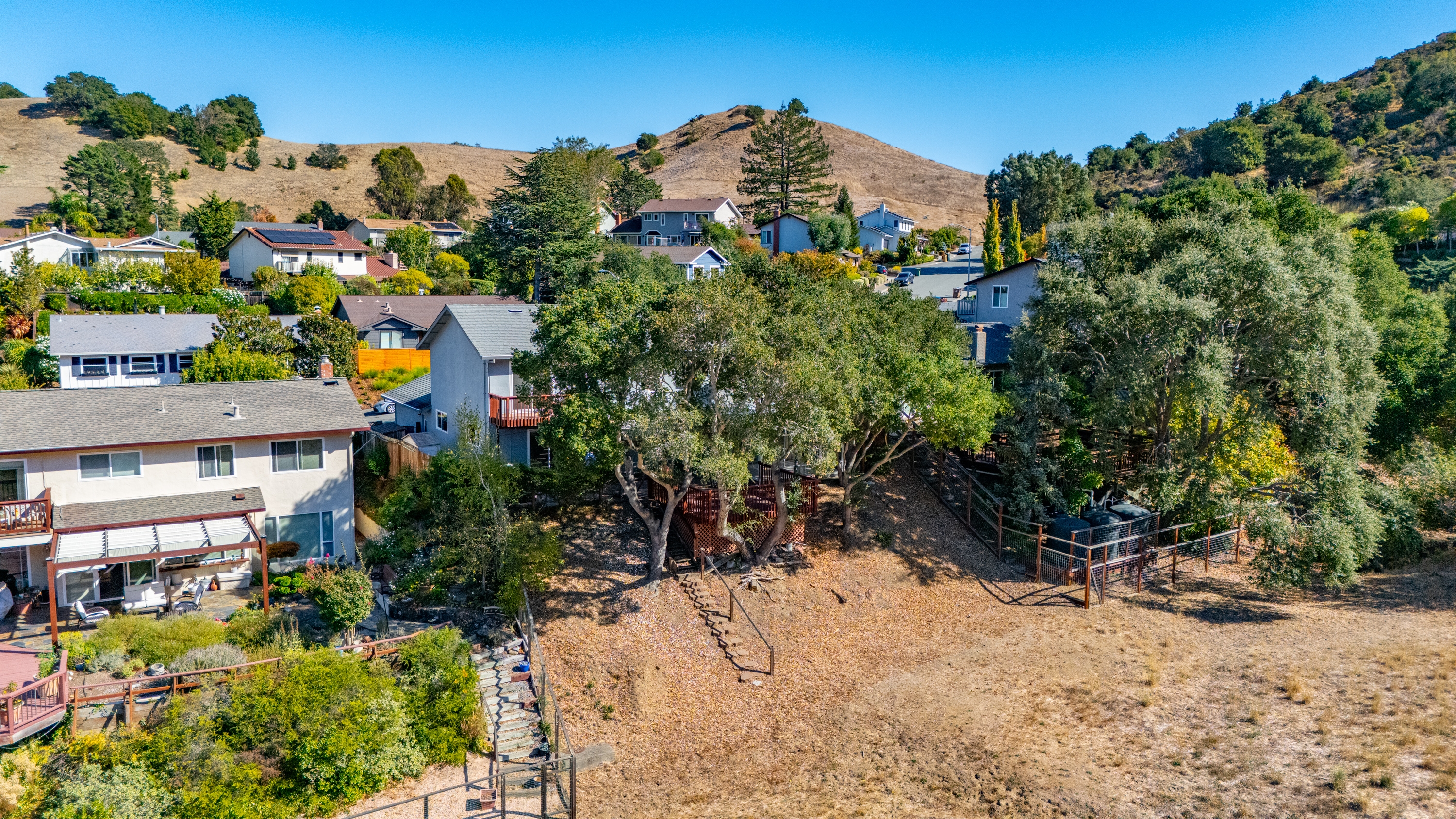  Spacious Mont Marin Contemporary with Open Space Views - 物件實景
