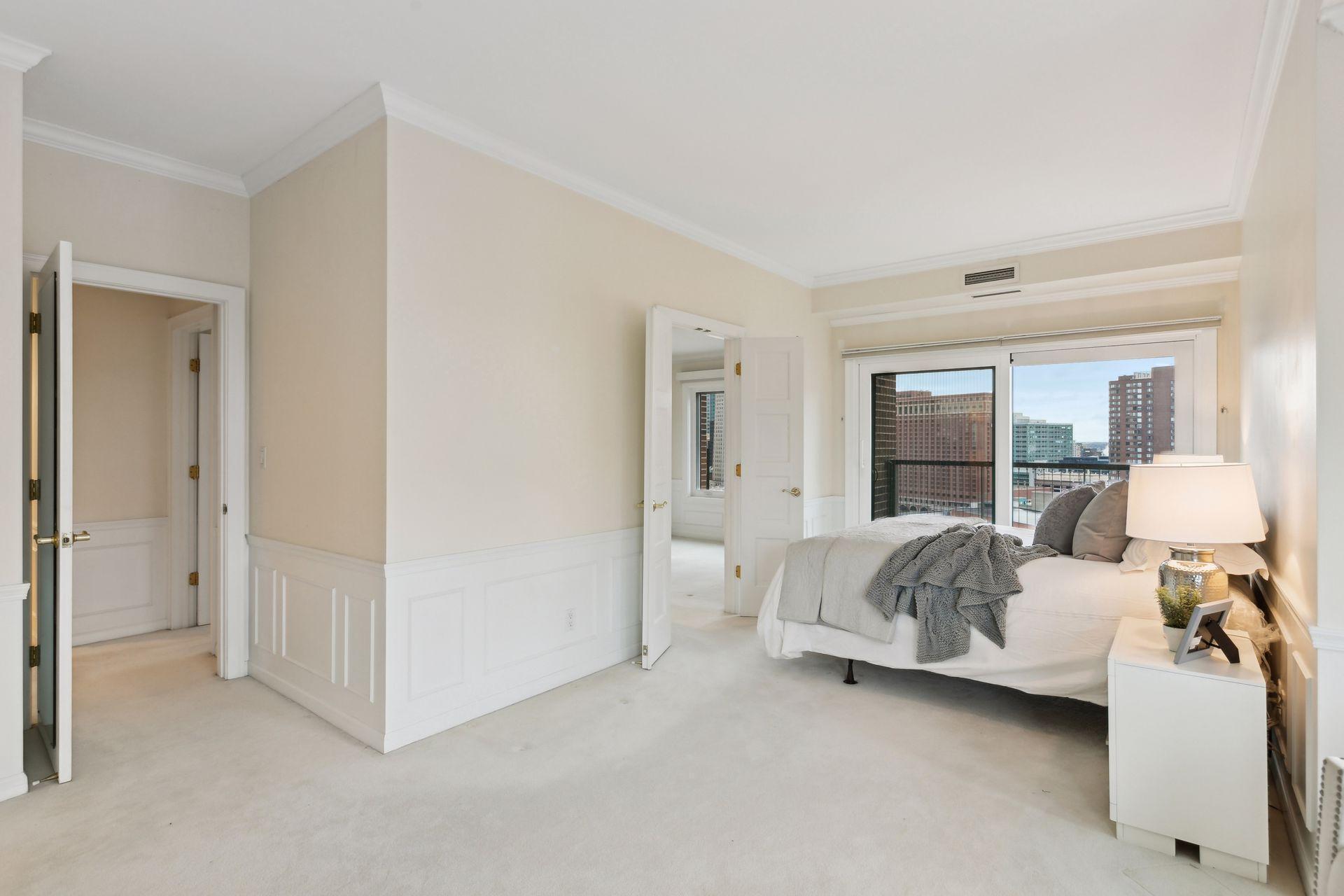 Minneapolis, Minnesota, 55403, United States, 2 Bedrooms Bedrooms, ,1 BathroomBathrooms,Residential,For Sale,1829145