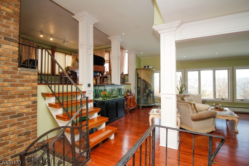 Vernon Twp., New Jersey, 07461-4534, United States, 5 Bedrooms Bedrooms, ,3 BathroomsBathrooms,Residential,For Sale,1944793
