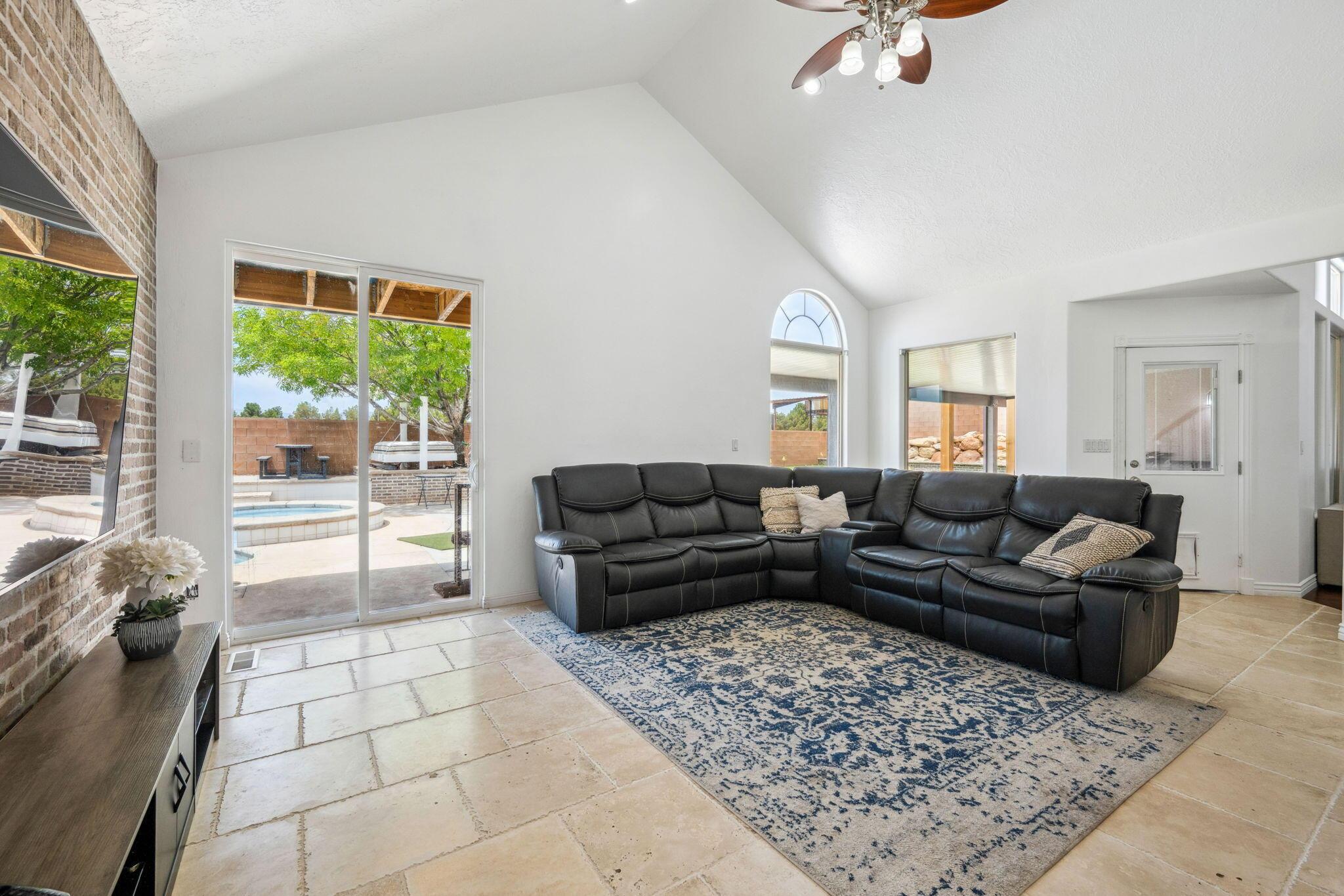 St George, Utah, 84790, United States, 6 Bedrooms Bedrooms, ,5 BathroomsBathrooms,Residential,For Sale,1923472