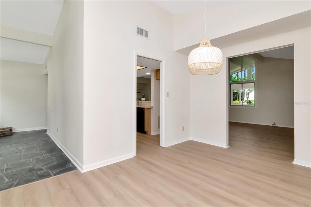 Seminole, Florida, 33776, United States, 5 Bedrooms Bedrooms, ,3 BathroomsBathrooms,Residential,For Sale,1913613