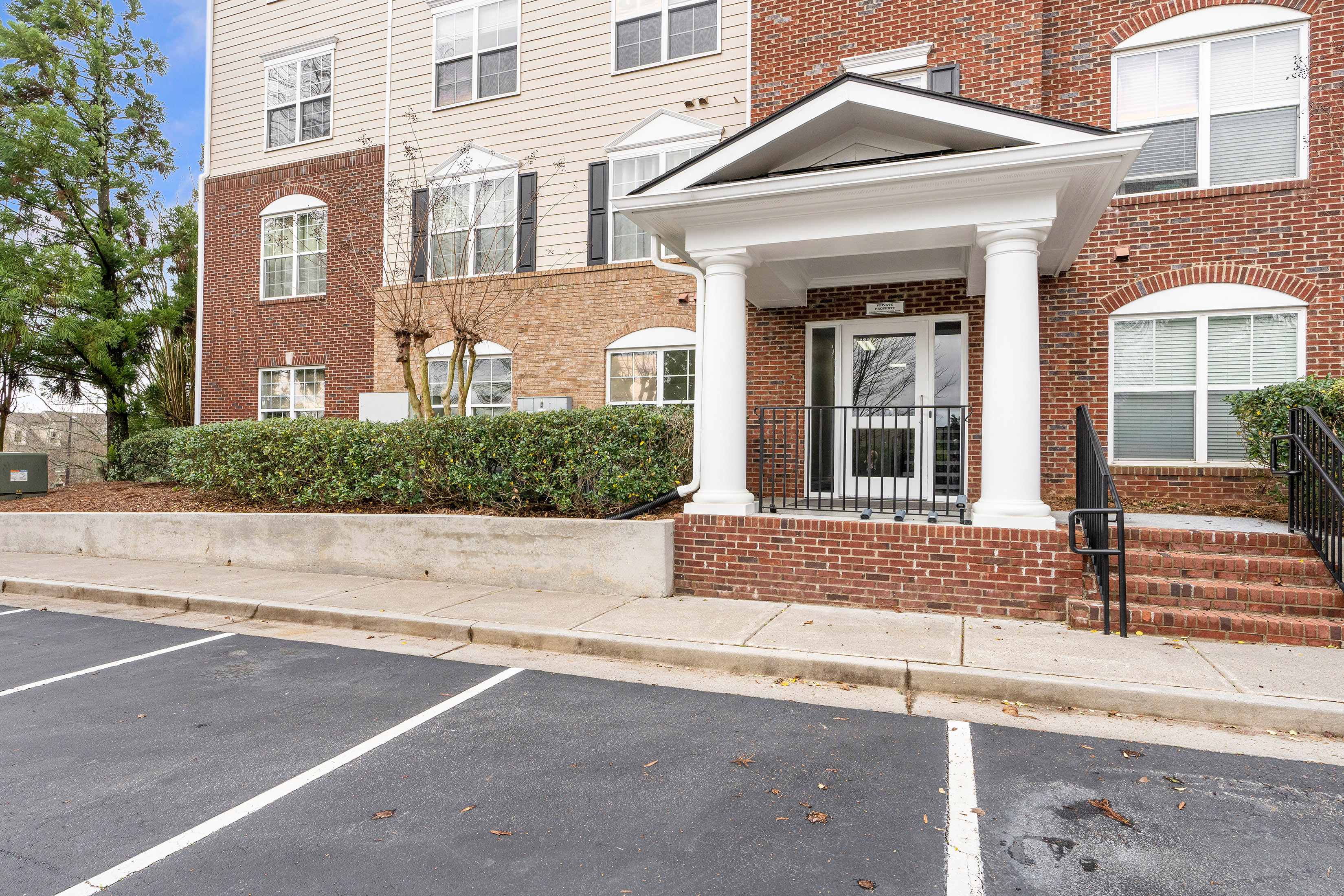  Prime Location in the Sought-After Community of Westside Commons in Alpharetta - 物件實景