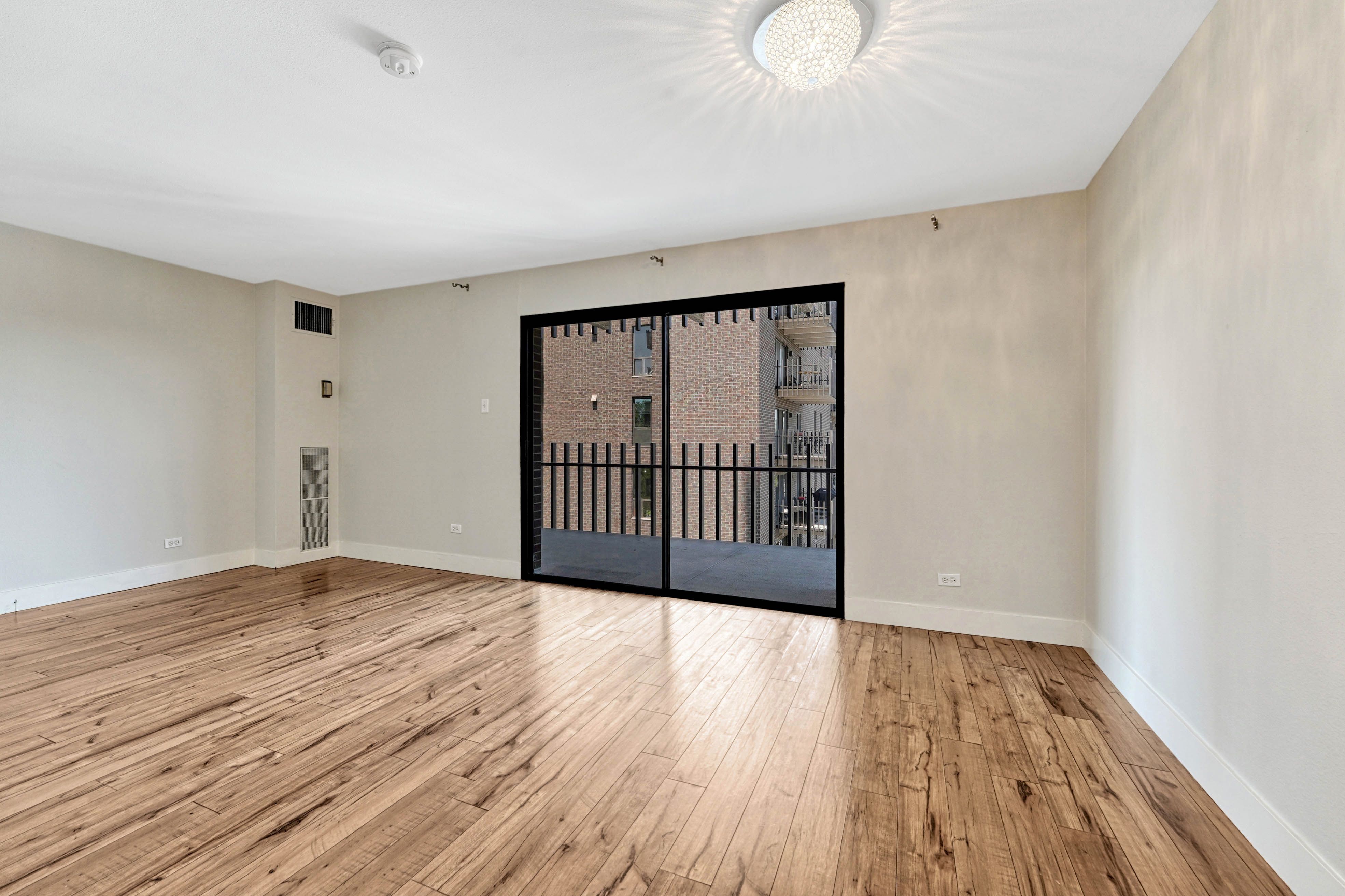  Contemporary Condo Perched on 7th Floor Above Washington Park - 物件實景