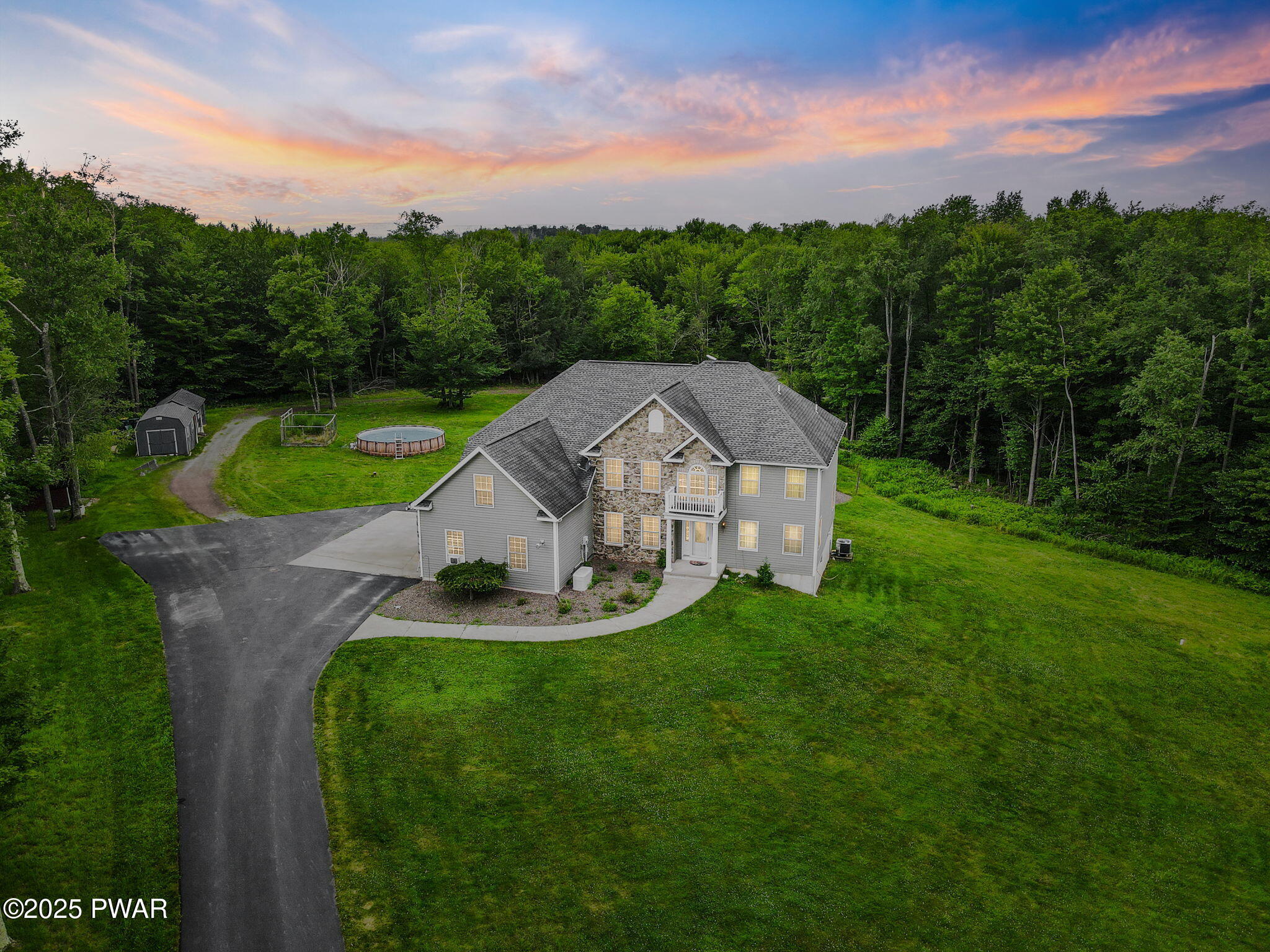 Honesdale, Pennsylvania, 18431, United States, 5 Bedrooms Bedrooms, ,4 BathroomsBathrooms,Residential,For Sale,1973688