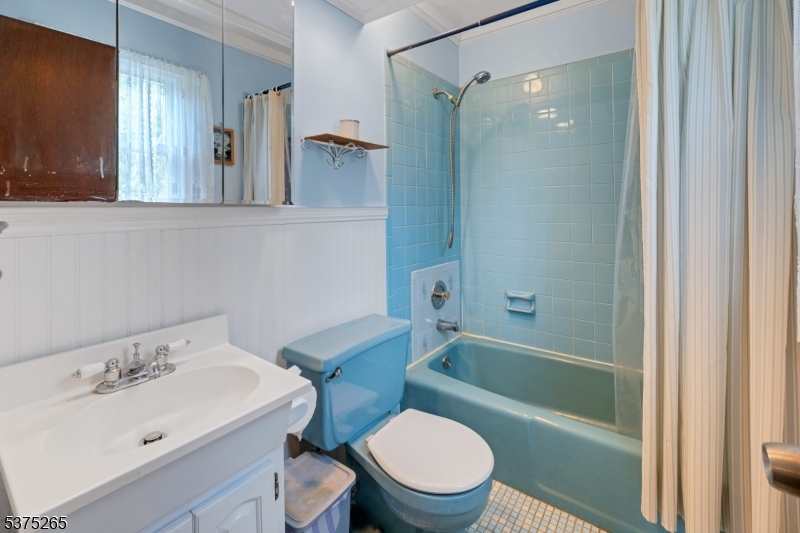 Sparta Twp., New Jersey, 07821, United States, 4 Bedrooms Bedrooms, ,3 BathroomsBathrooms,Residential,For Sale,1906185