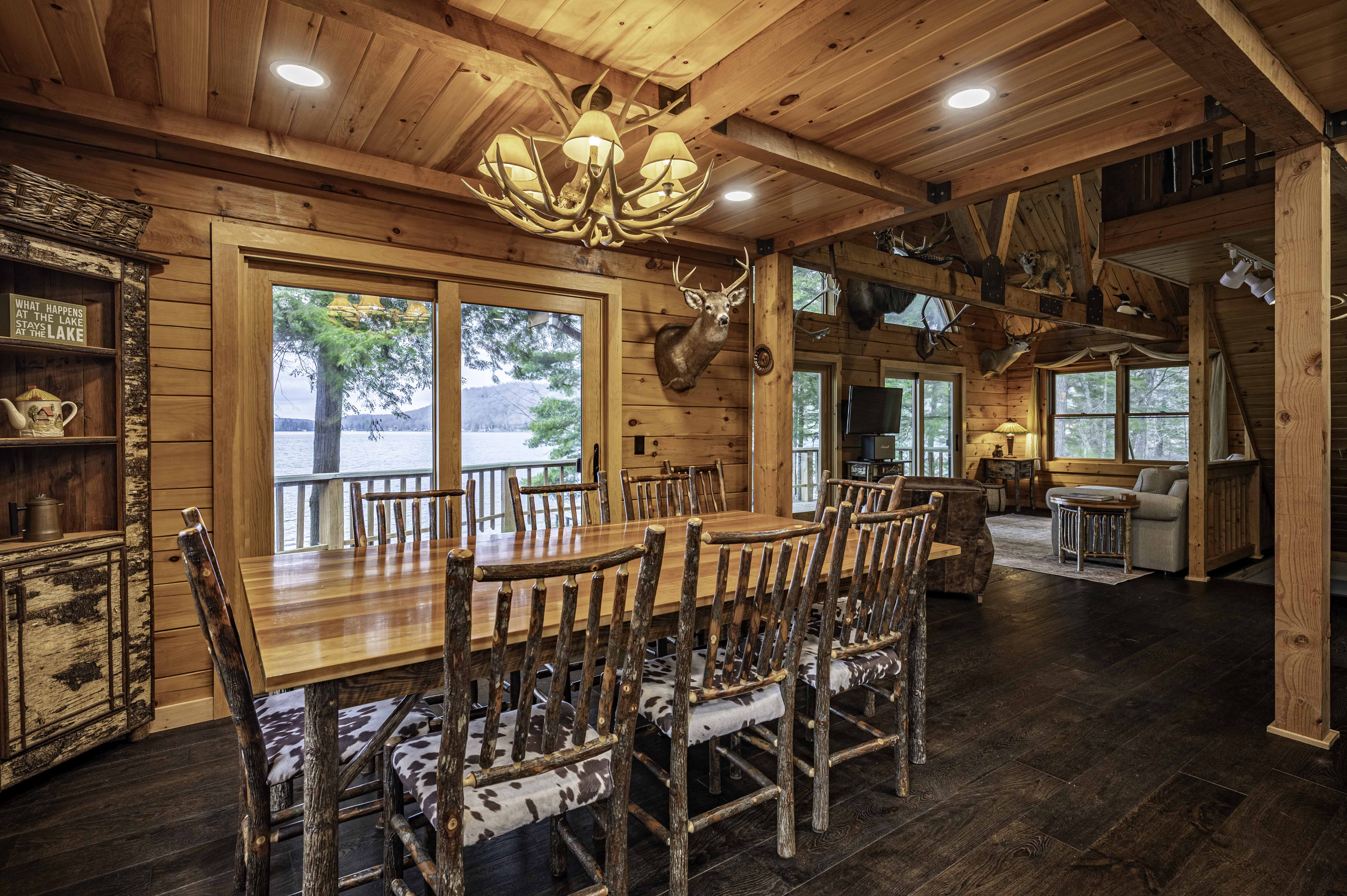  A Classic Adirondack Log Home on Pristine First Lake Frontage - 物件實景