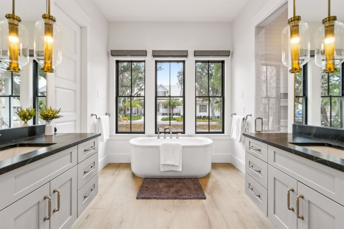 Fernandina Beach, Florida, 32034, United States, 5 Bedrooms Bedrooms, ,4 BathroomsBathrooms,Residential,For Sale,1983065