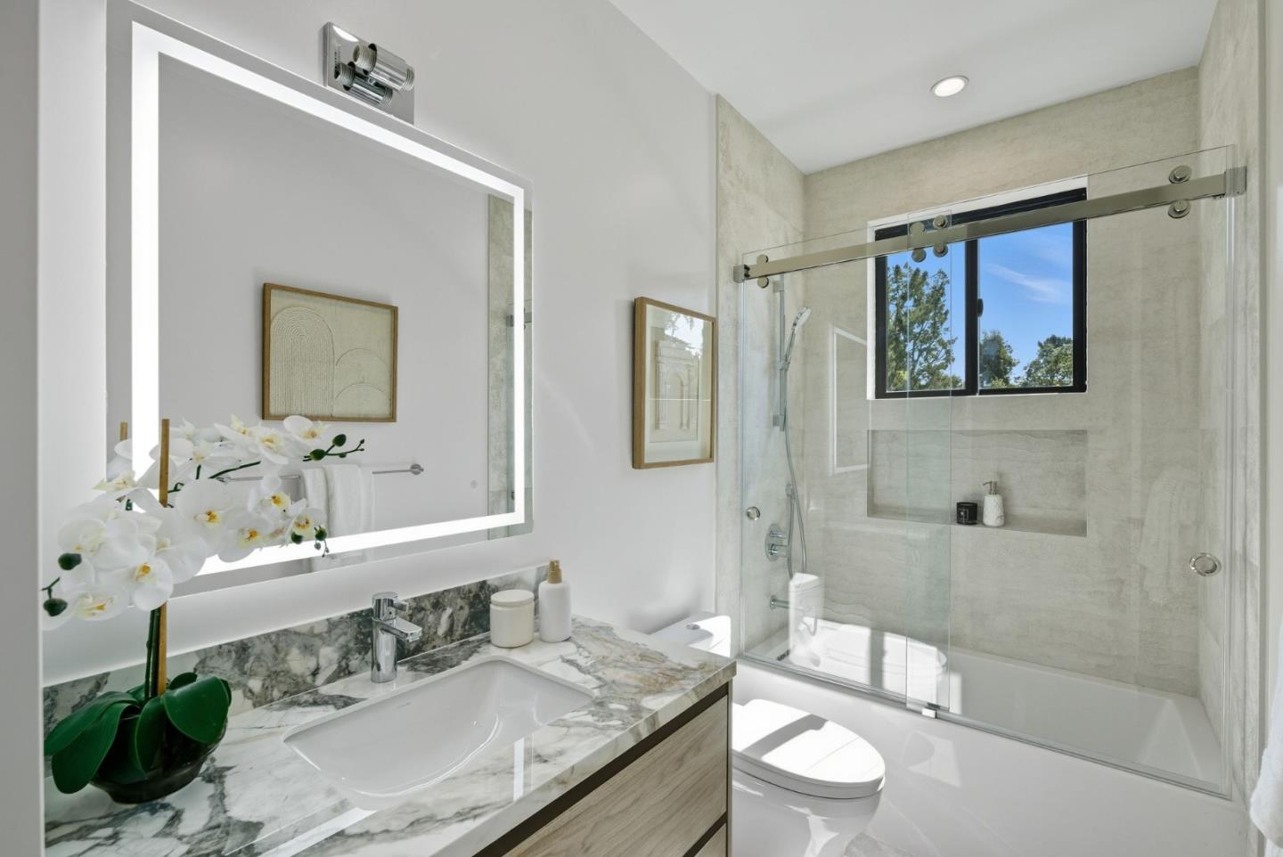 Menlo Park, California, 94025, United States, 6 Bedrooms Bedrooms, ,7 BathroomsBathrooms,Residential,For Sale,1947482