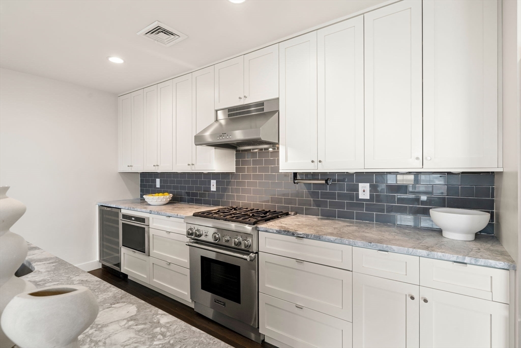 Boston, Massachusetts, 02127, United States, 2 Bedrooms Bedrooms, ,2 BathroomsBathrooms,Residential,For Sale,1999674