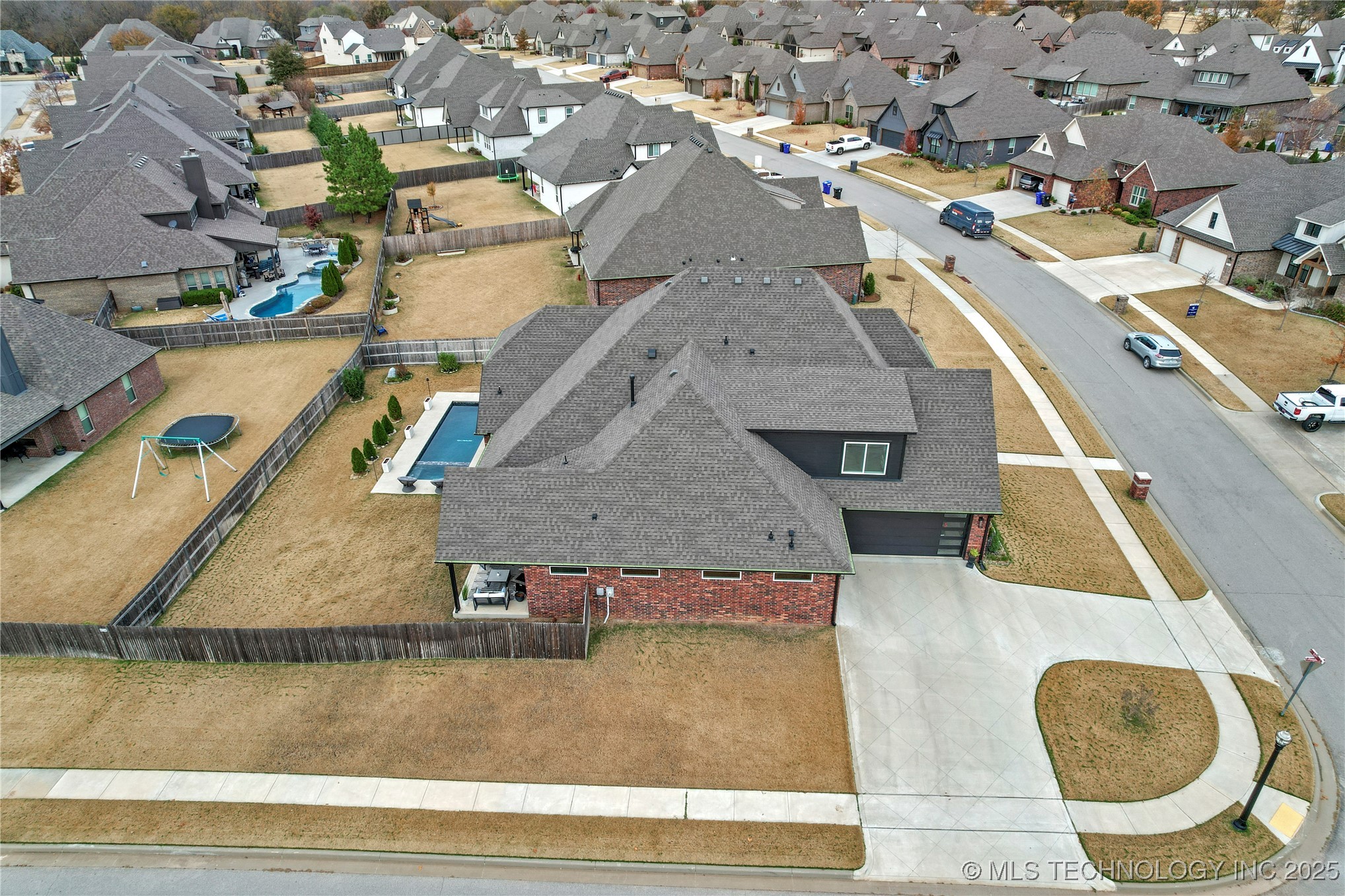 Broken Arrow, Oklahoma, 74014, United States, 3 Bedrooms Bedrooms, ,4 BathroomsBathrooms,Residential,For Sale,1997377