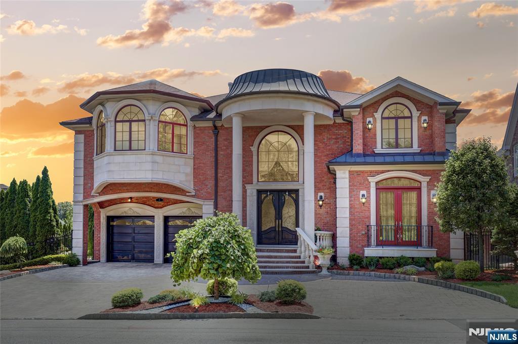 Fort Lee, New Jersey, 07024, United States, 6 Bedrooms Bedrooms, ,7 BathroomsBathrooms,Residential,For Sale,1891733