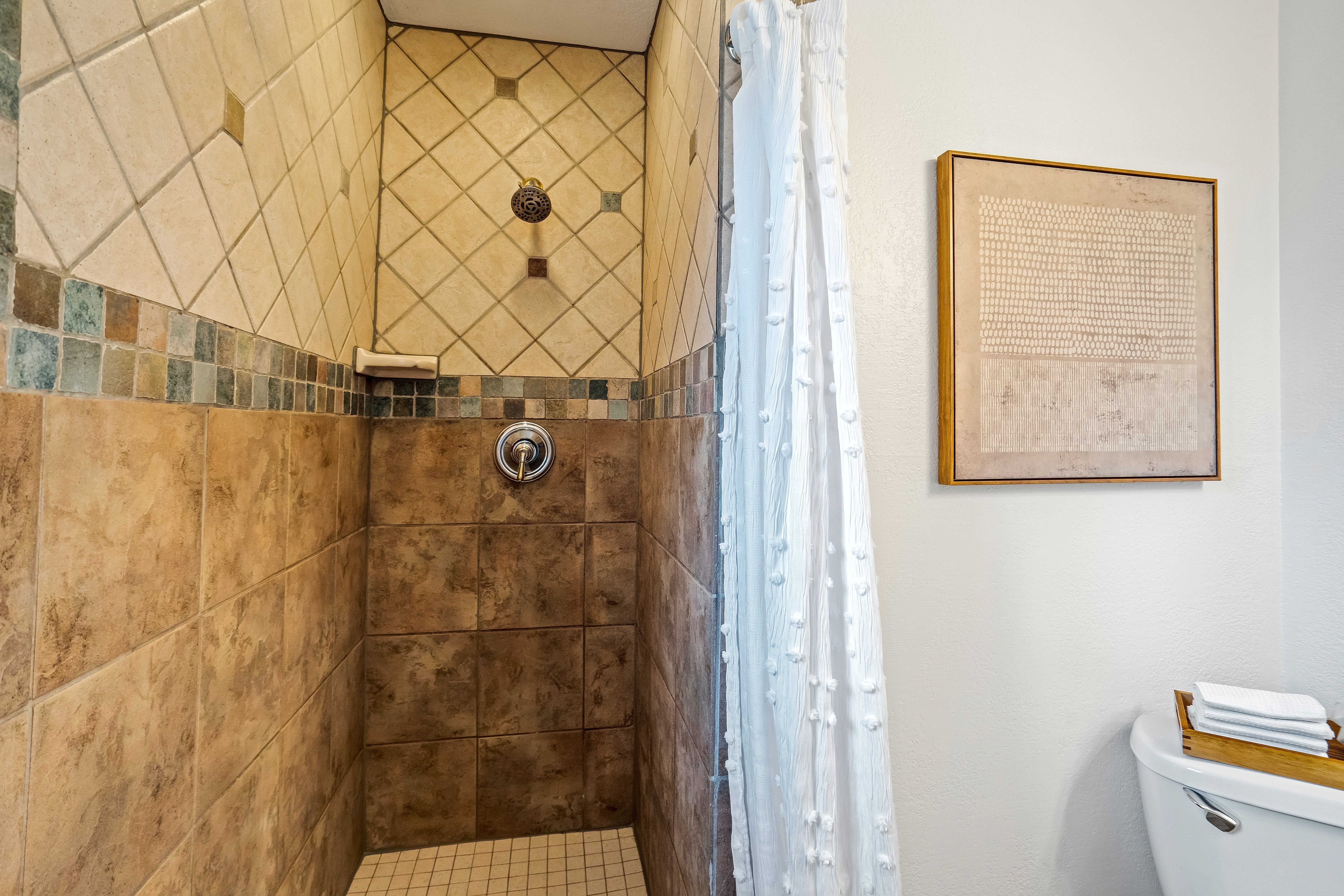  Unique Property in the Unbeatable Location in the Heart of Patty Jewett - 物件實景